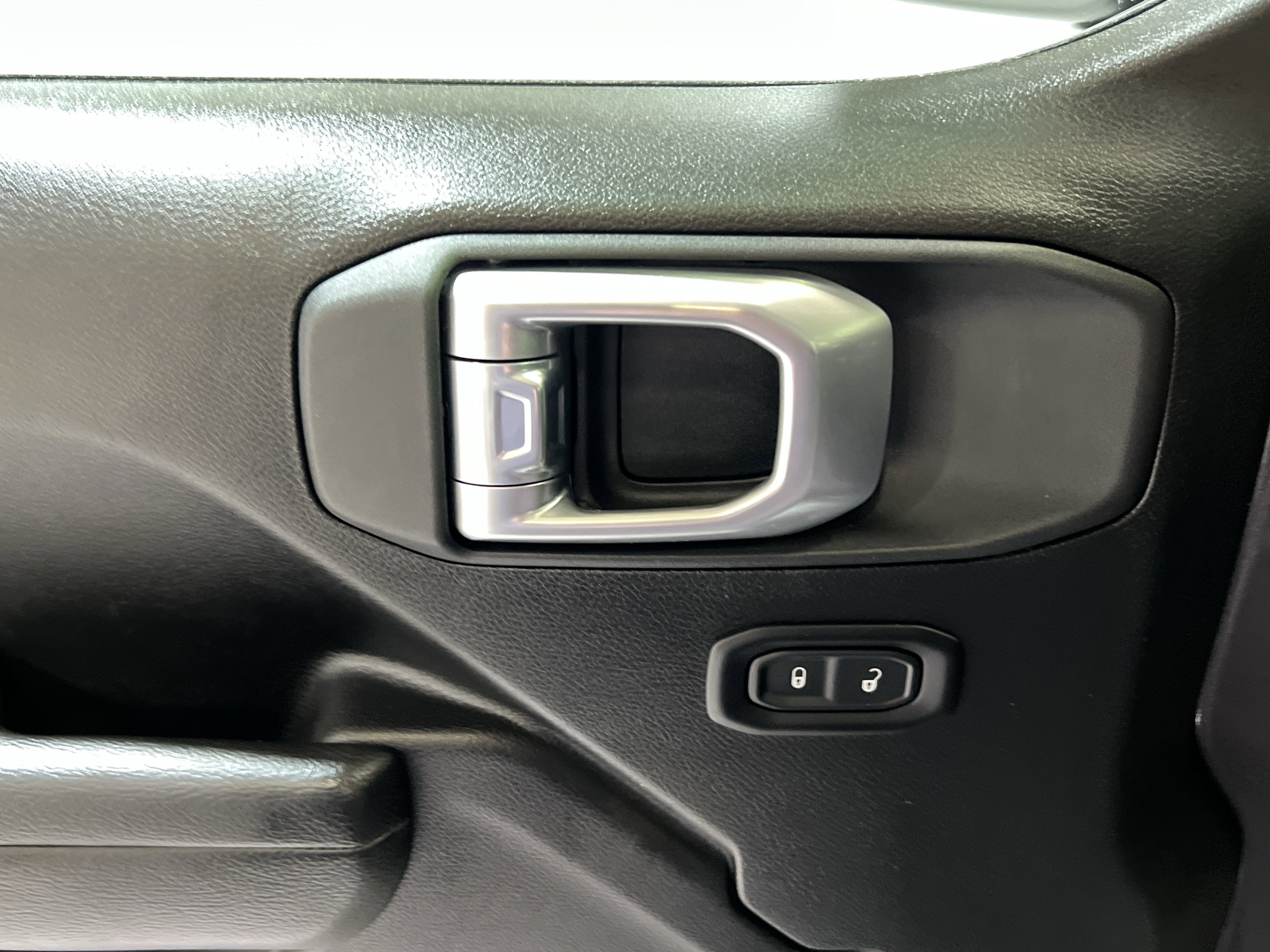 2025 Jeep Wrangler 2-Door Sport 4x4