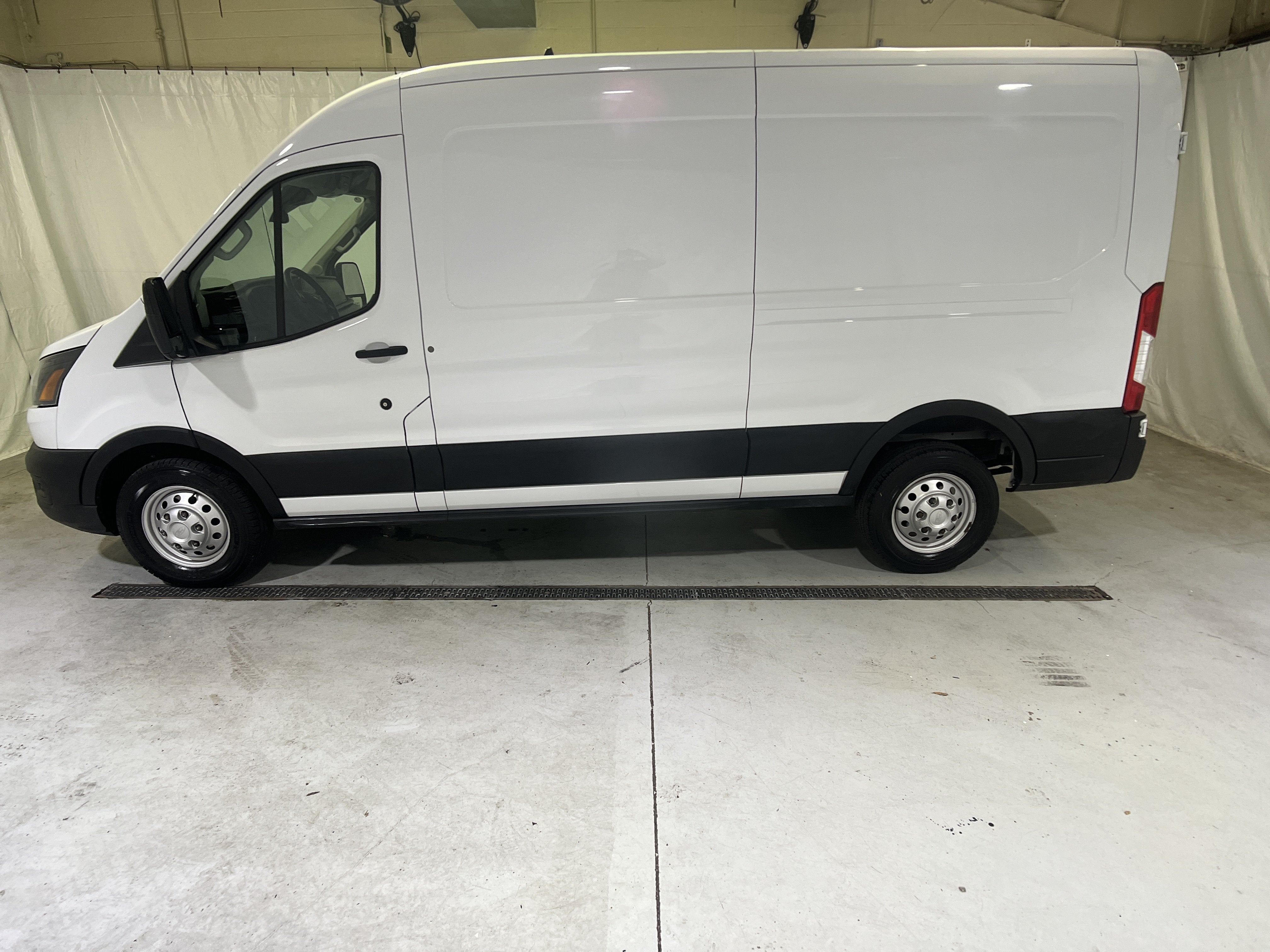 2023 Ford Transit Cargo Van Base