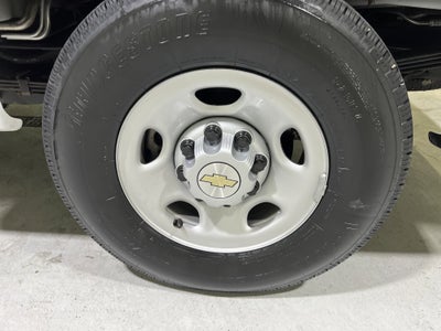 2024 Chevrolet Express Passenger 3500 1LS
