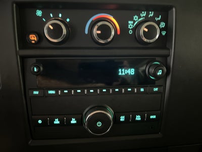 2024 Chevrolet Express Passenger 3500 1LS
