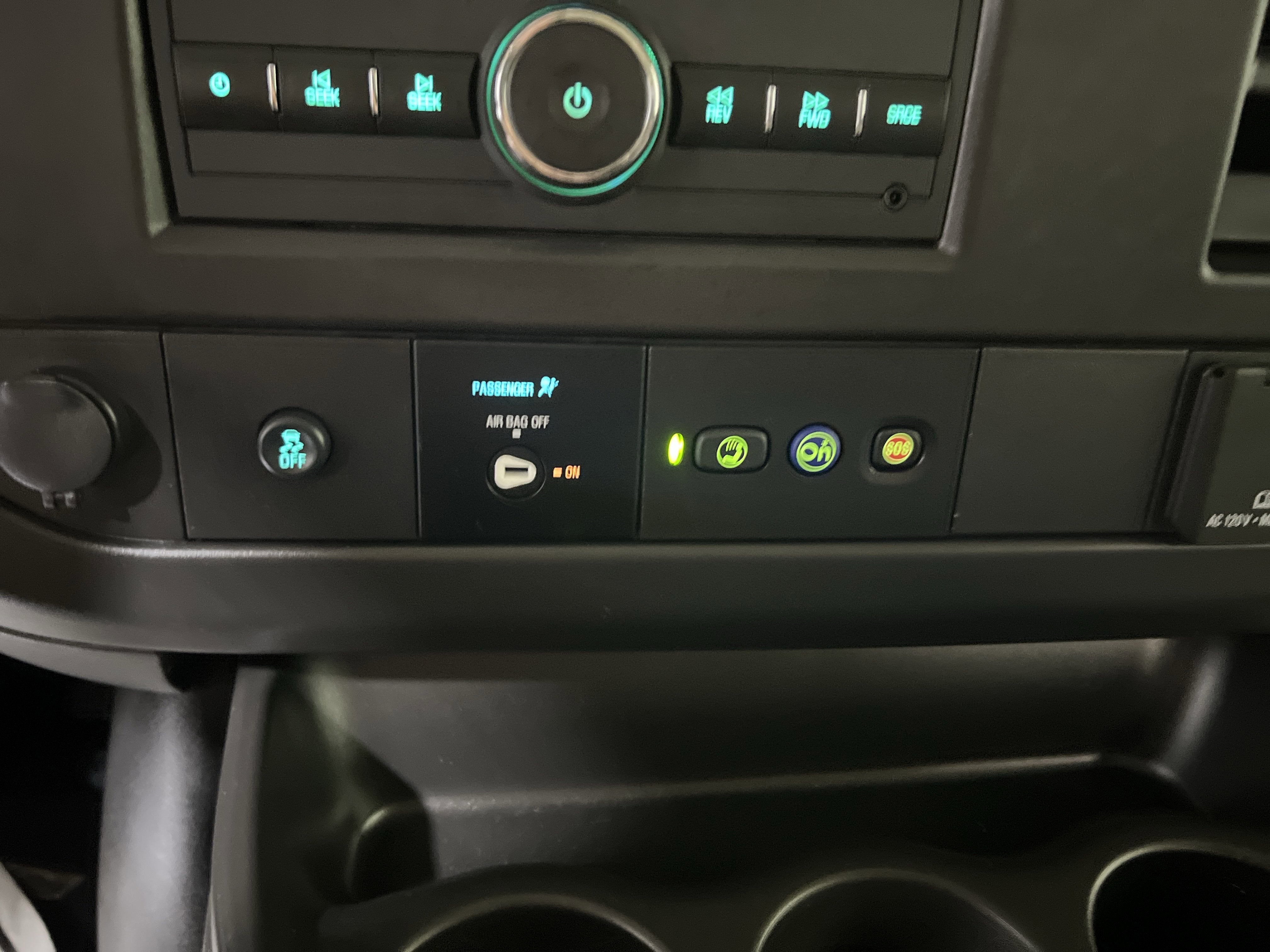 2024 Chevrolet Express Passenger 3500 1LS