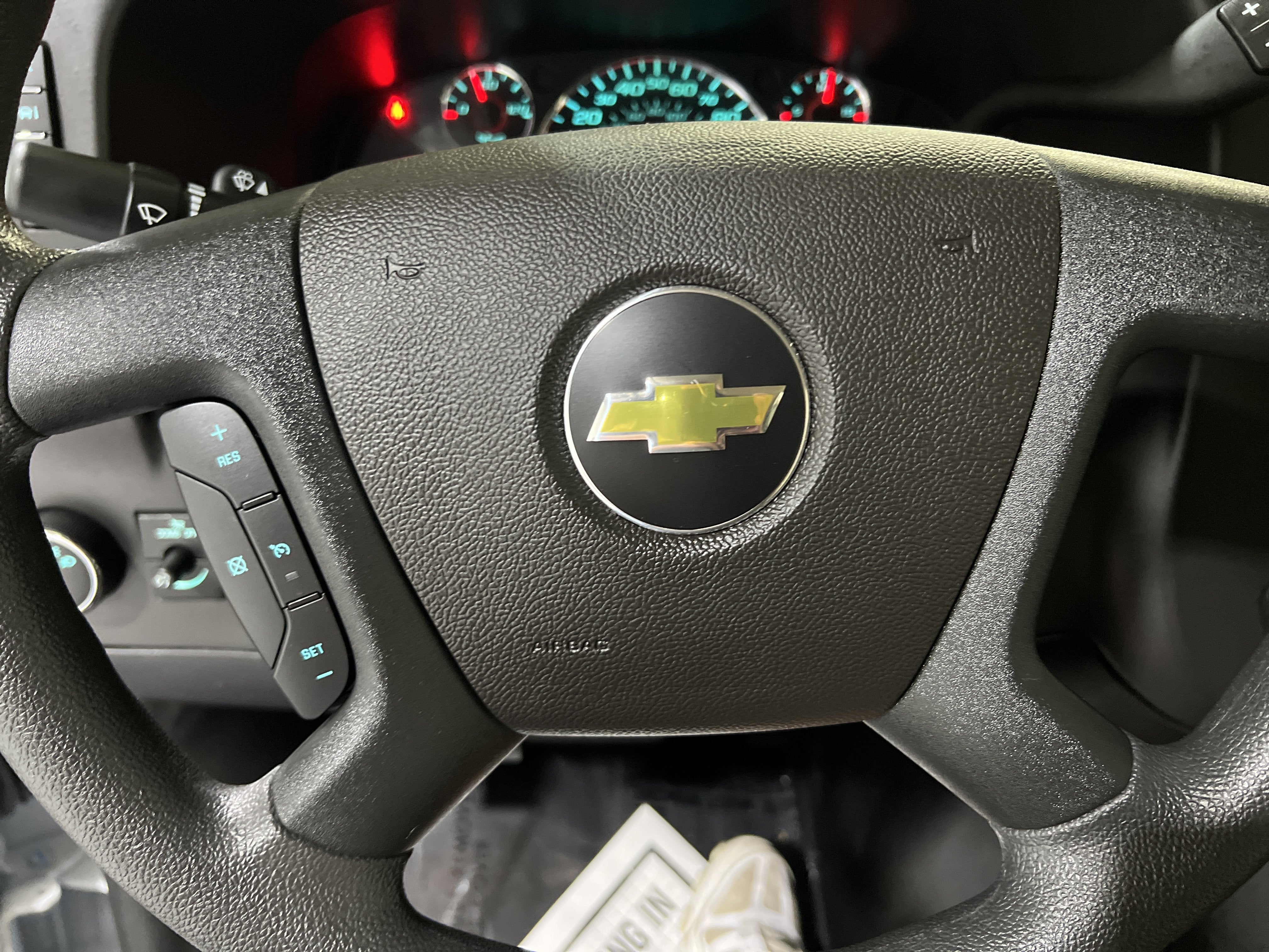 2024 Chevrolet Express Passenger 3500 1LS