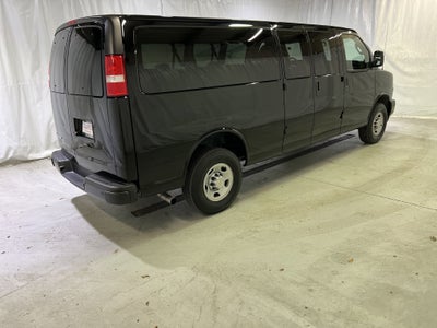 2025 Chevrolet Express Passenger 3500 1LS
