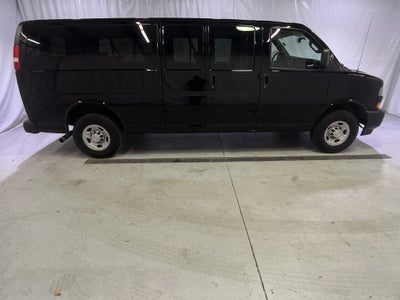 2025 Chevrolet Express Passenger 3500 1LS