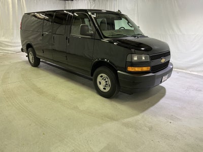 2025 Chevrolet Express Passenger 3500 1LS