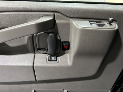 2025 Chevrolet Express Passenger 3500 1LS