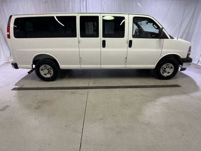 2025 Chevrolet Express Passenger 1LT