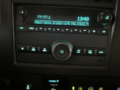 2025 Chevrolet Express Passenger 1LT
