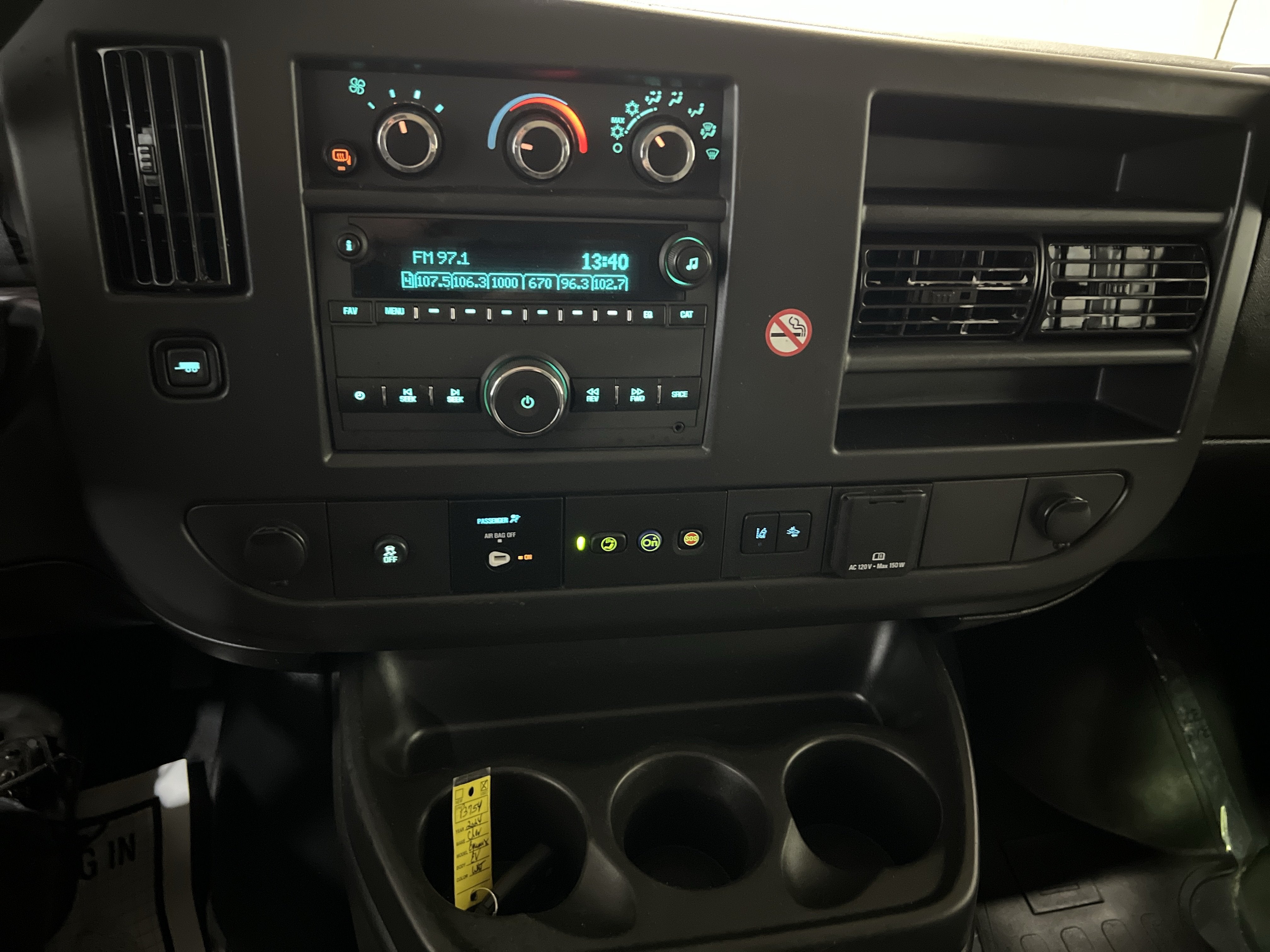 2025 Chevrolet Express Passenger 1LT