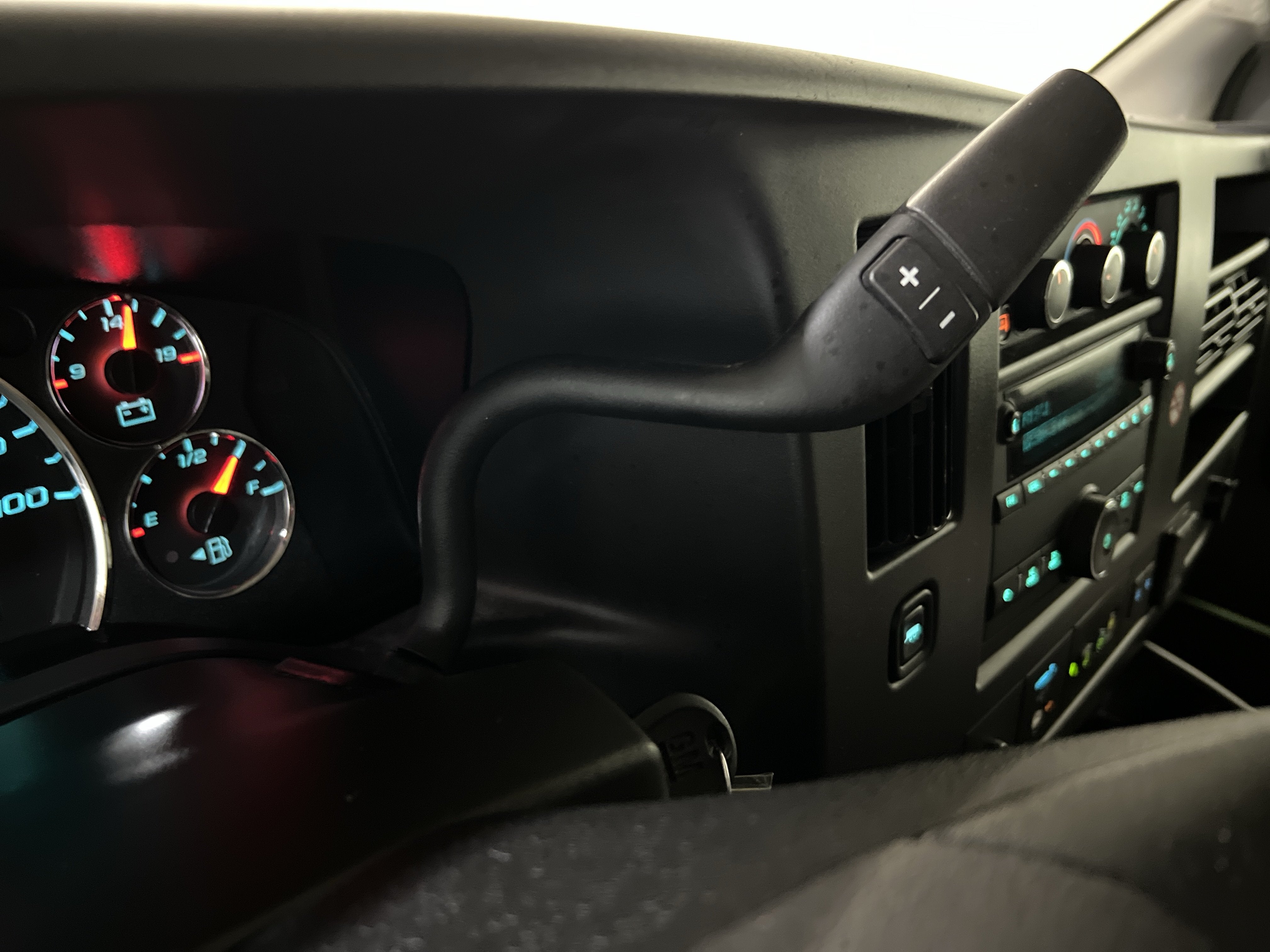2025 Chevrolet Express Passenger 1LT