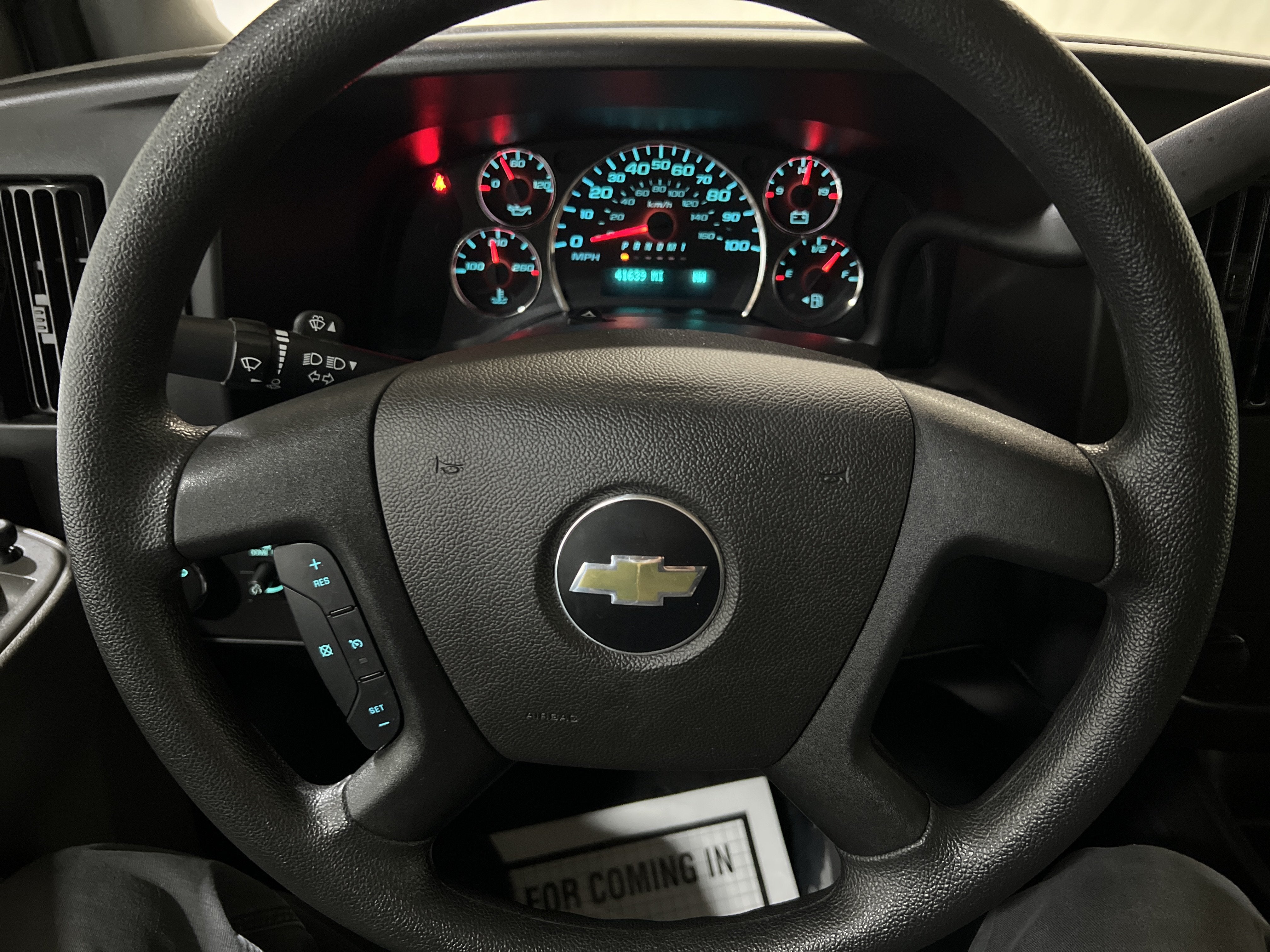 2025 Chevrolet Express Passenger 1LT