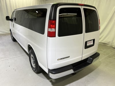 2025 Chevrolet Express Passenger 1LT