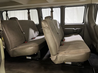 2025 Chevrolet Express Passenger 1LT