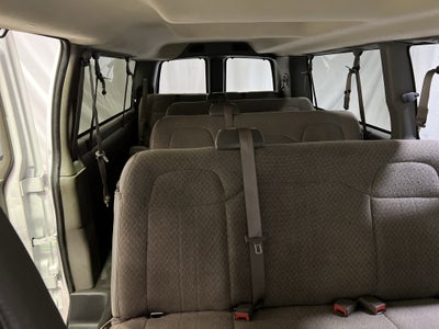 2025 Chevrolet Express Passenger 1LT