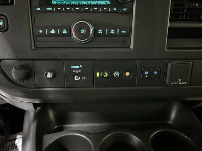 2025 Chevrolet Express Passenger 1LT