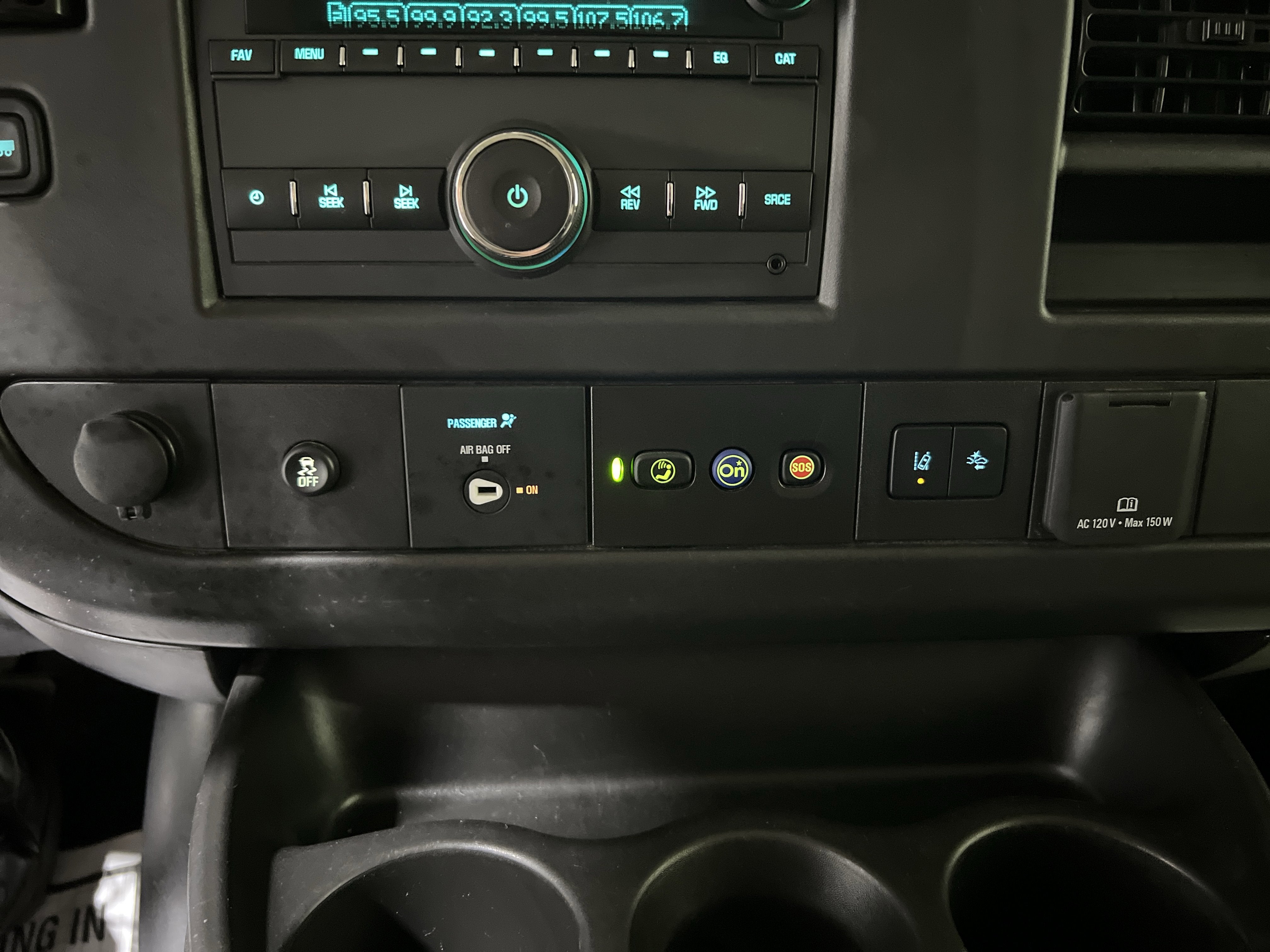2025 Chevrolet Express Passenger 1LT