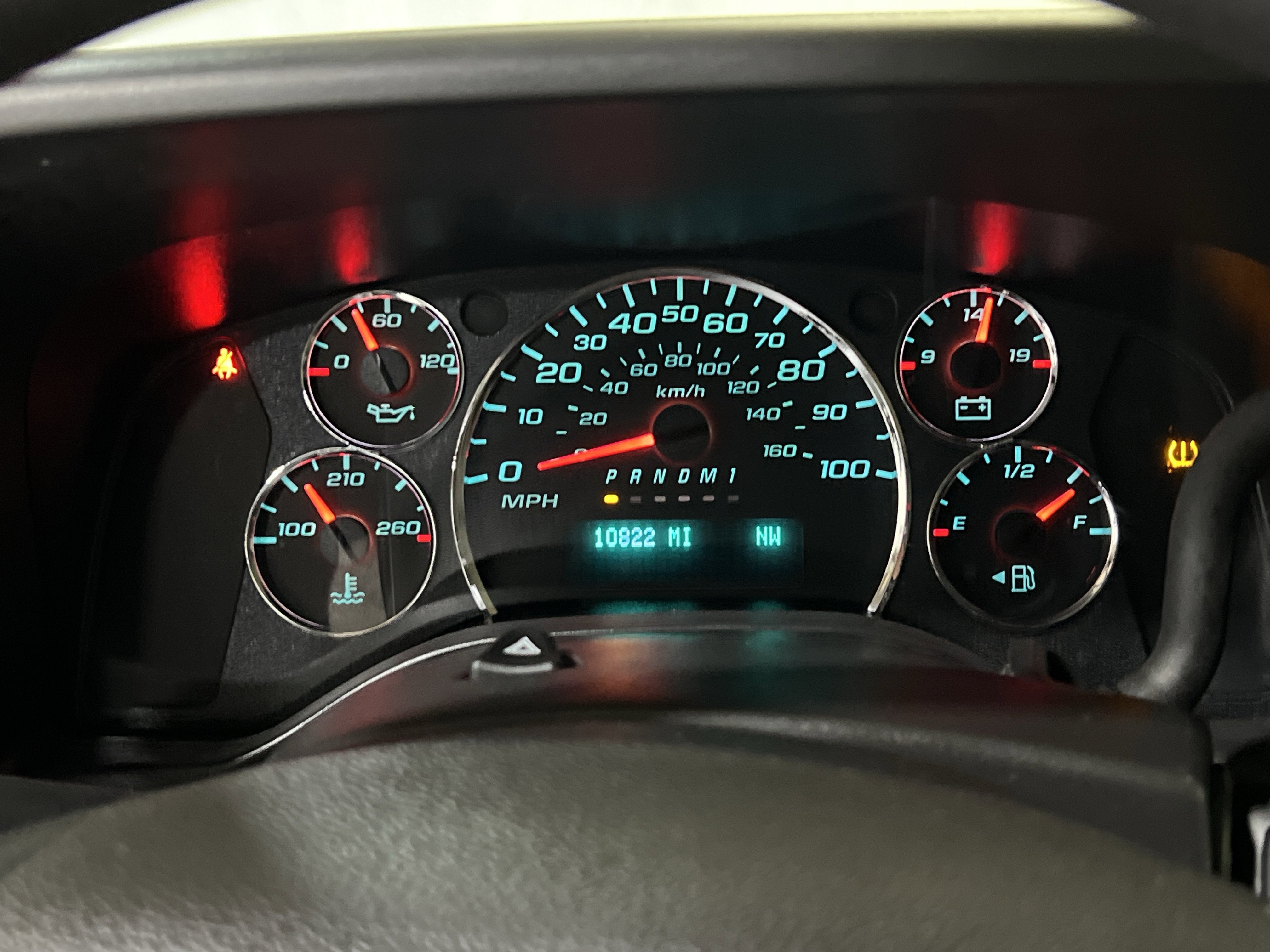 2025 Chevrolet Express Passenger 1LT