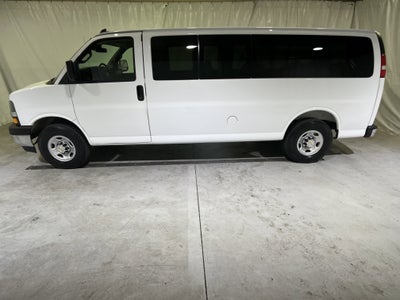 2025 Chevrolet Express Passenger 1LT