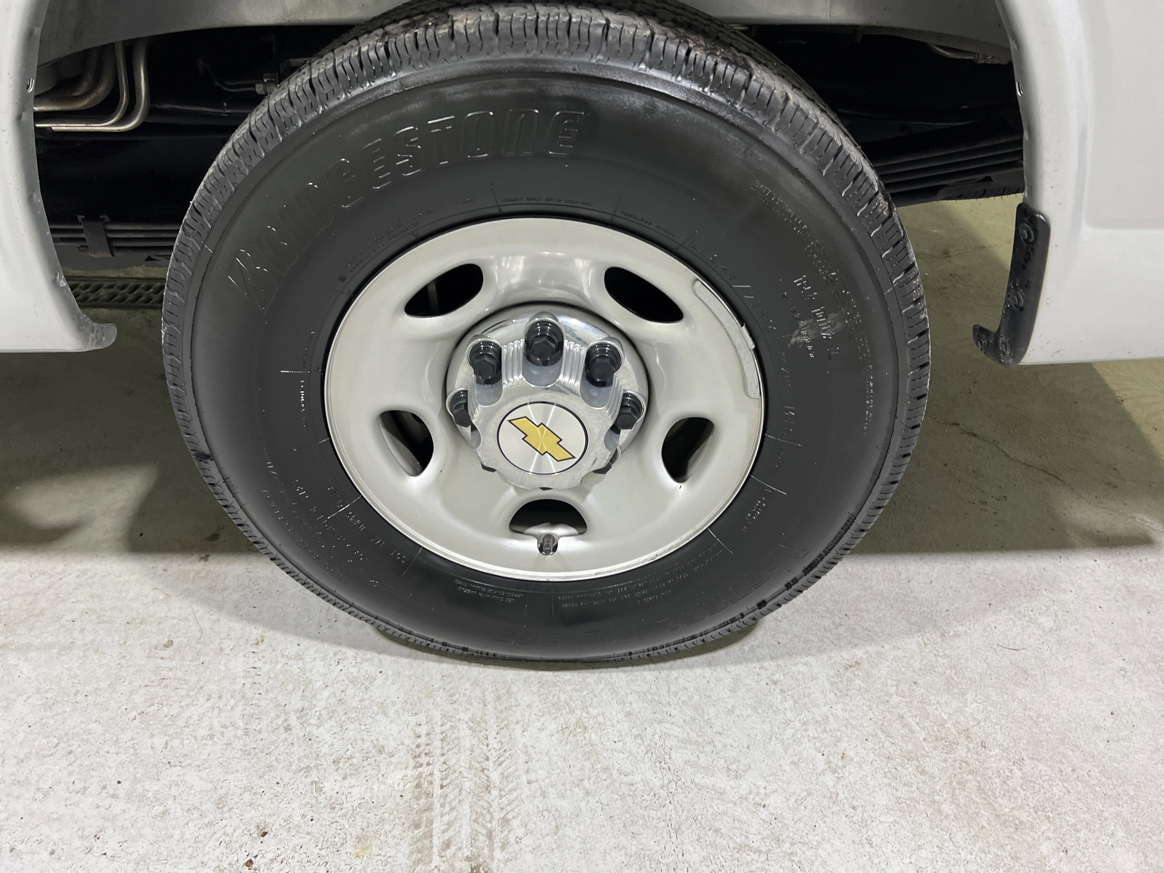 2025 Chevrolet Express Passenger 1LT