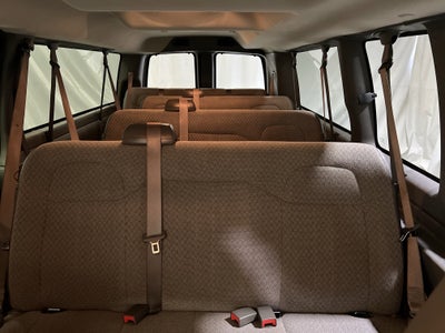 2025 Chevrolet Express Passenger 1LT