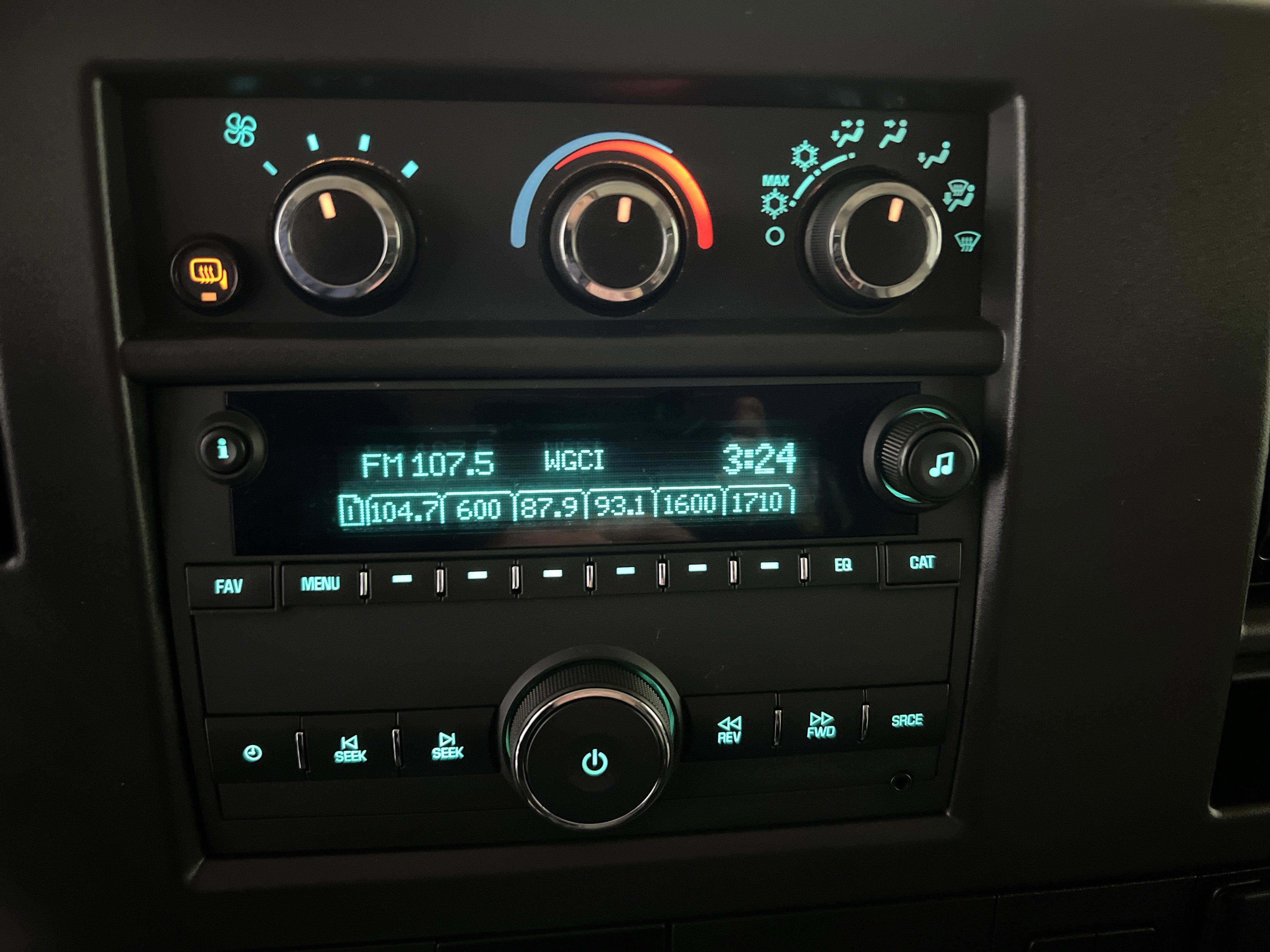 2025 Chevrolet Express Passenger 1LT