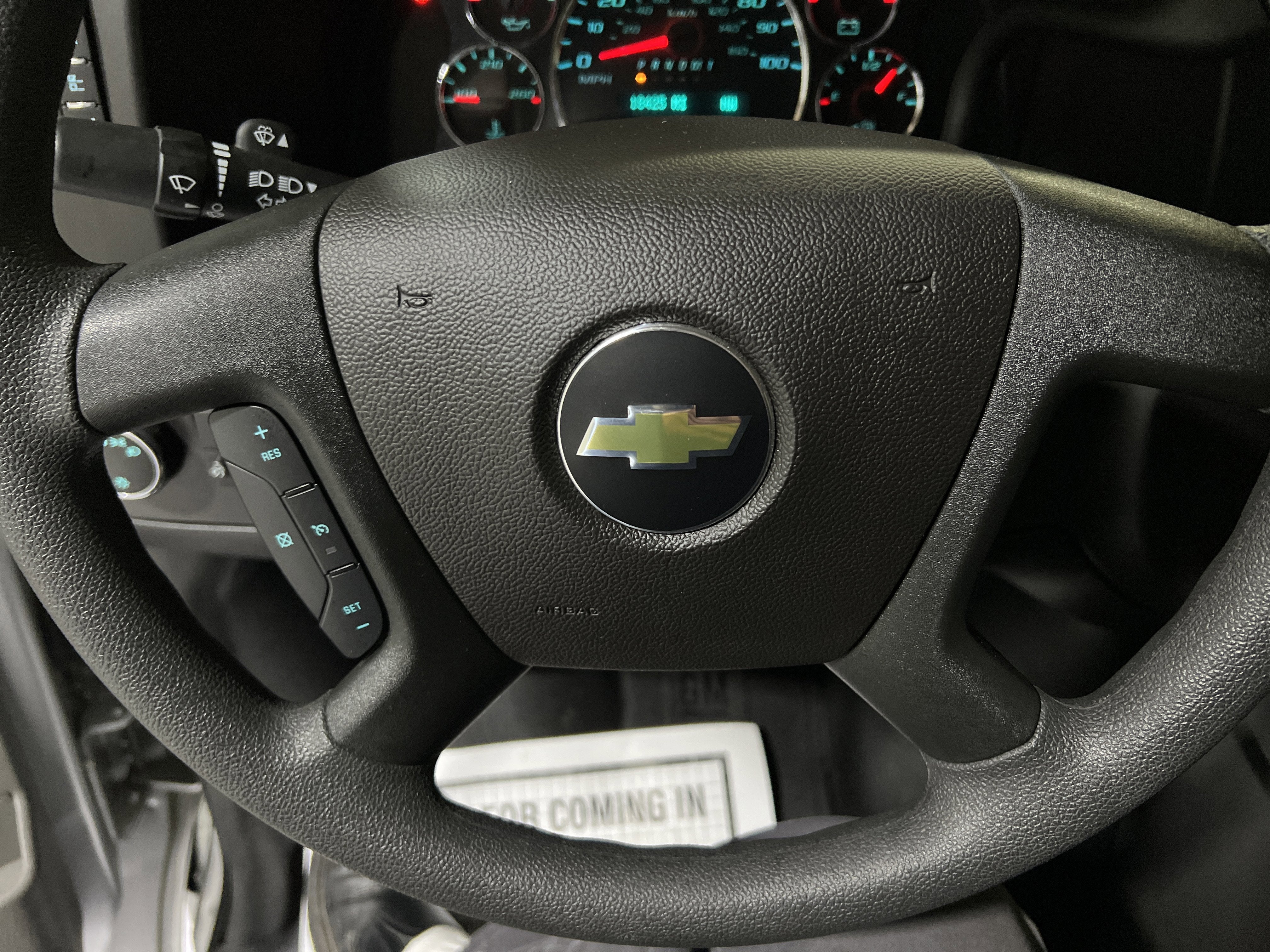 2025 Chevrolet Express Passenger 1LT