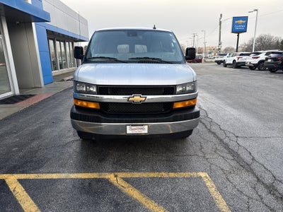 2025 Chevrolet Express Passenger 1LT