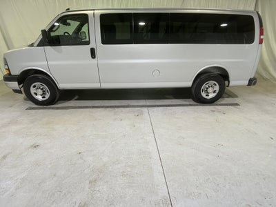 2025 Chevrolet Express Passenger 1LT