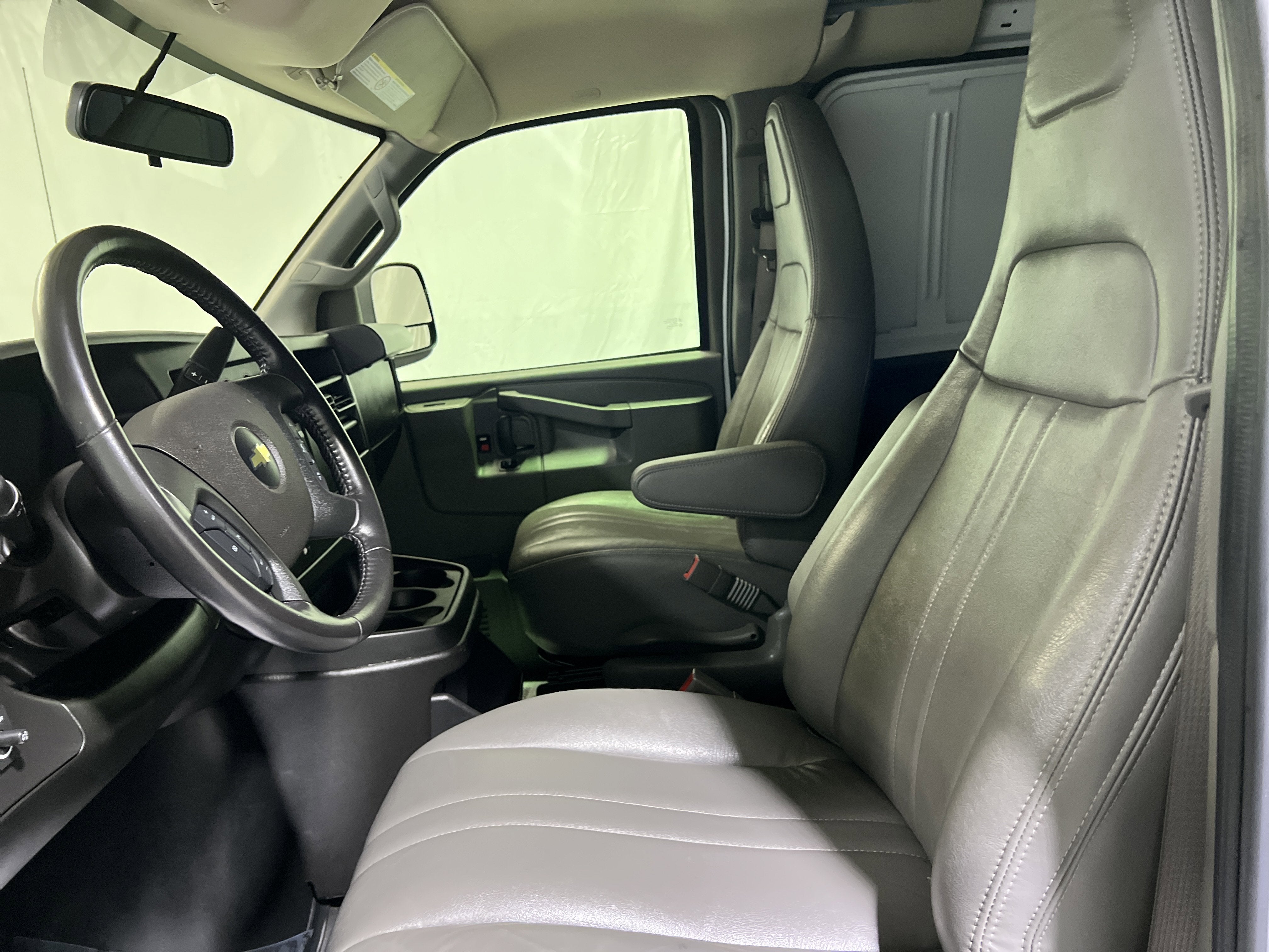 2023 Chevrolet Express Cargo 3500 WT