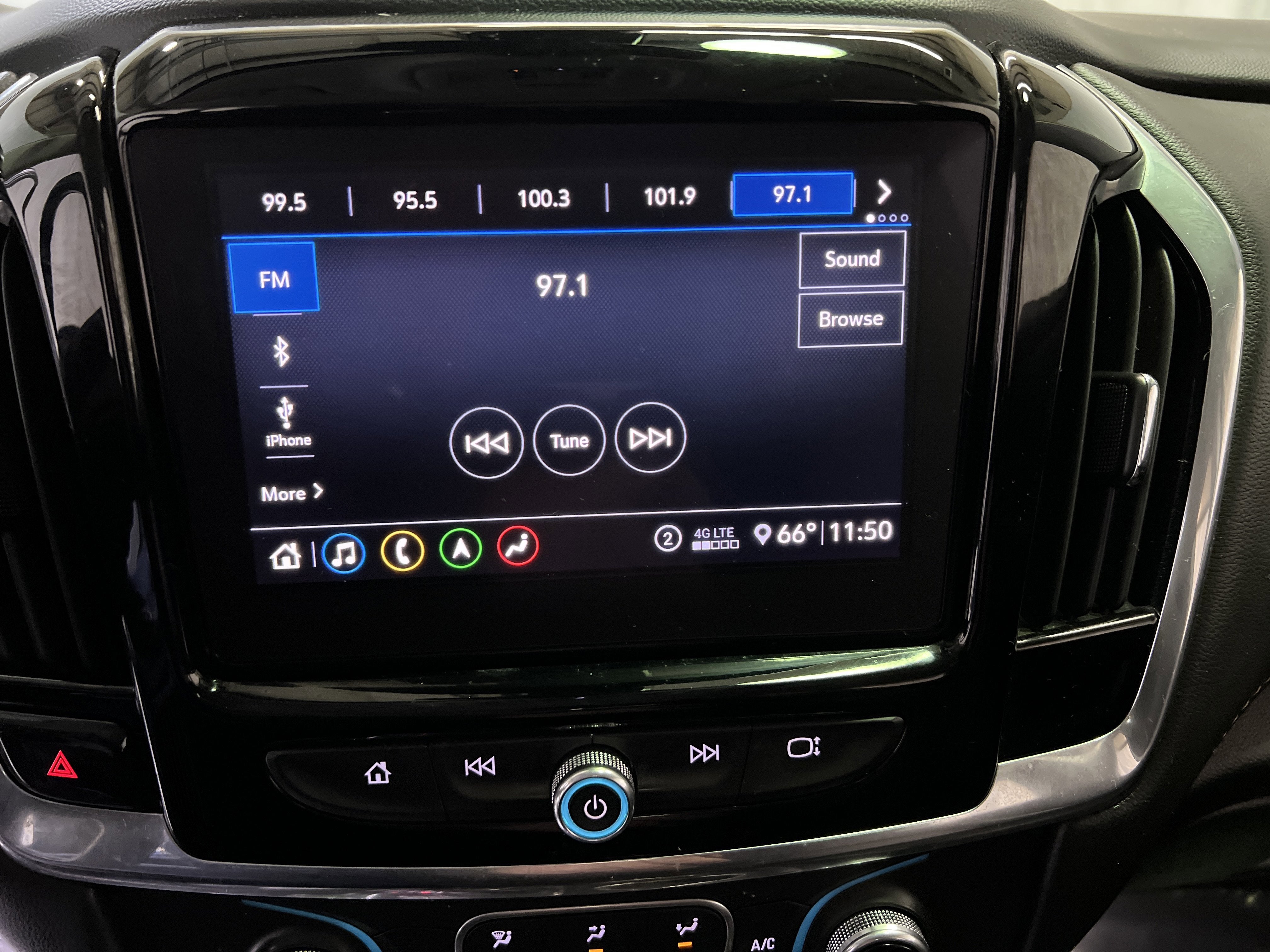 2020 Chevrolet Traverse LT Leather