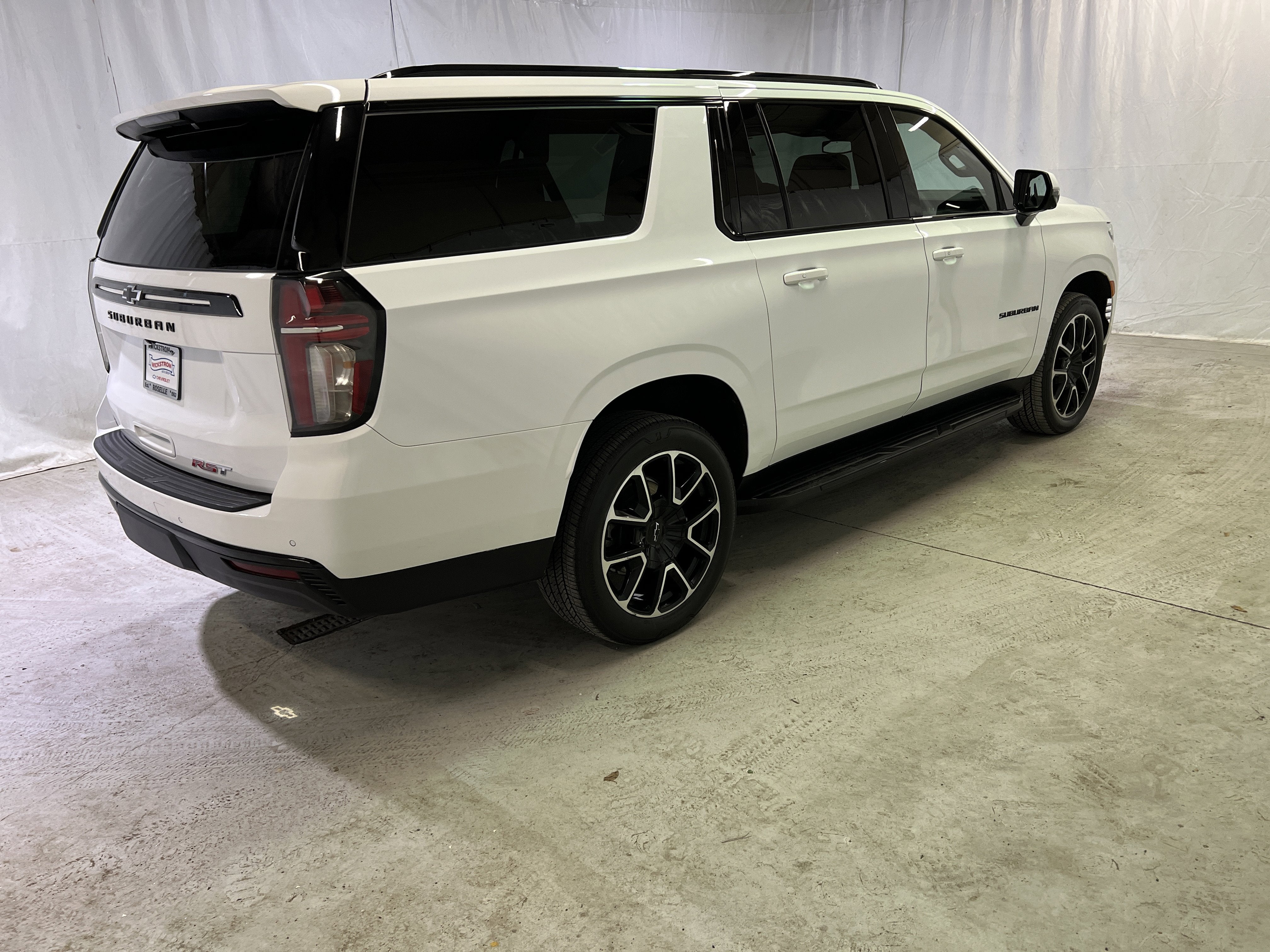 2023 Chevrolet Suburban RST