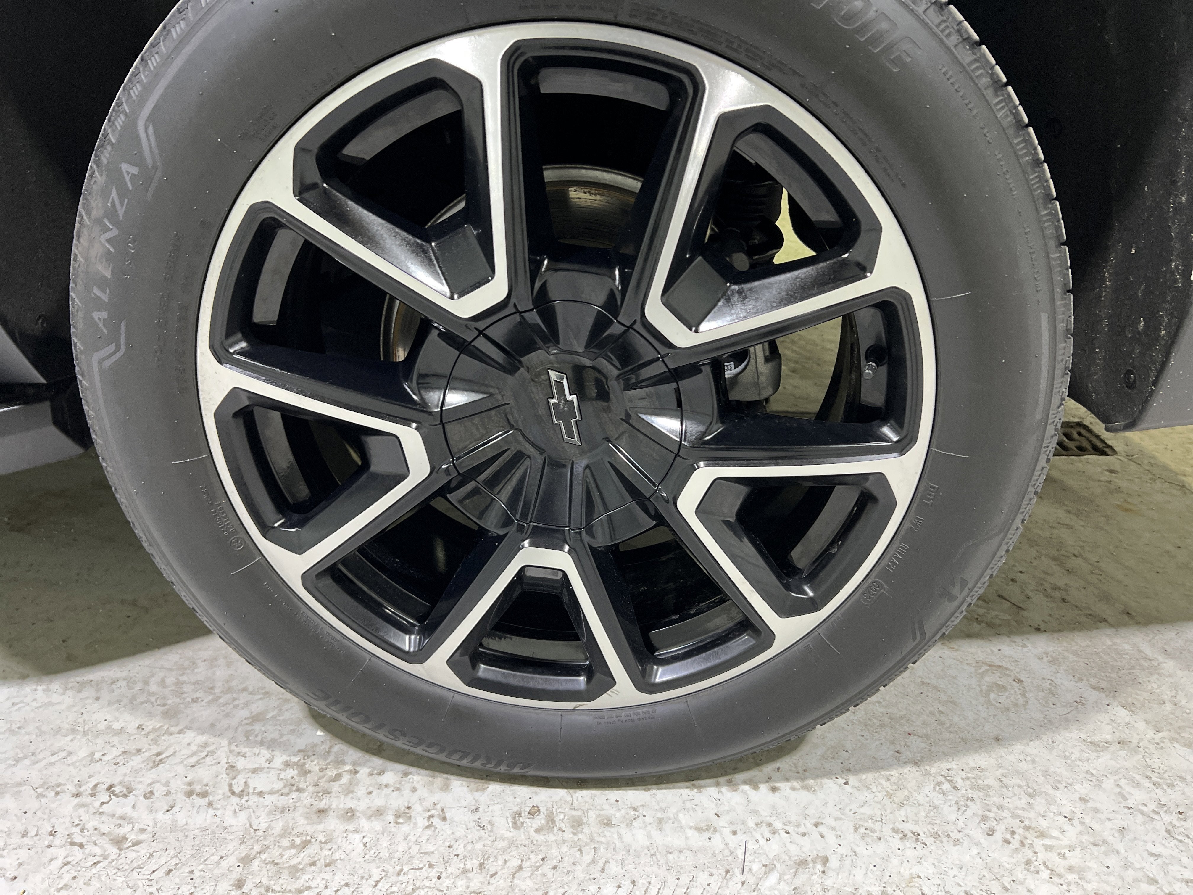 2023 Chevrolet Suburban RST