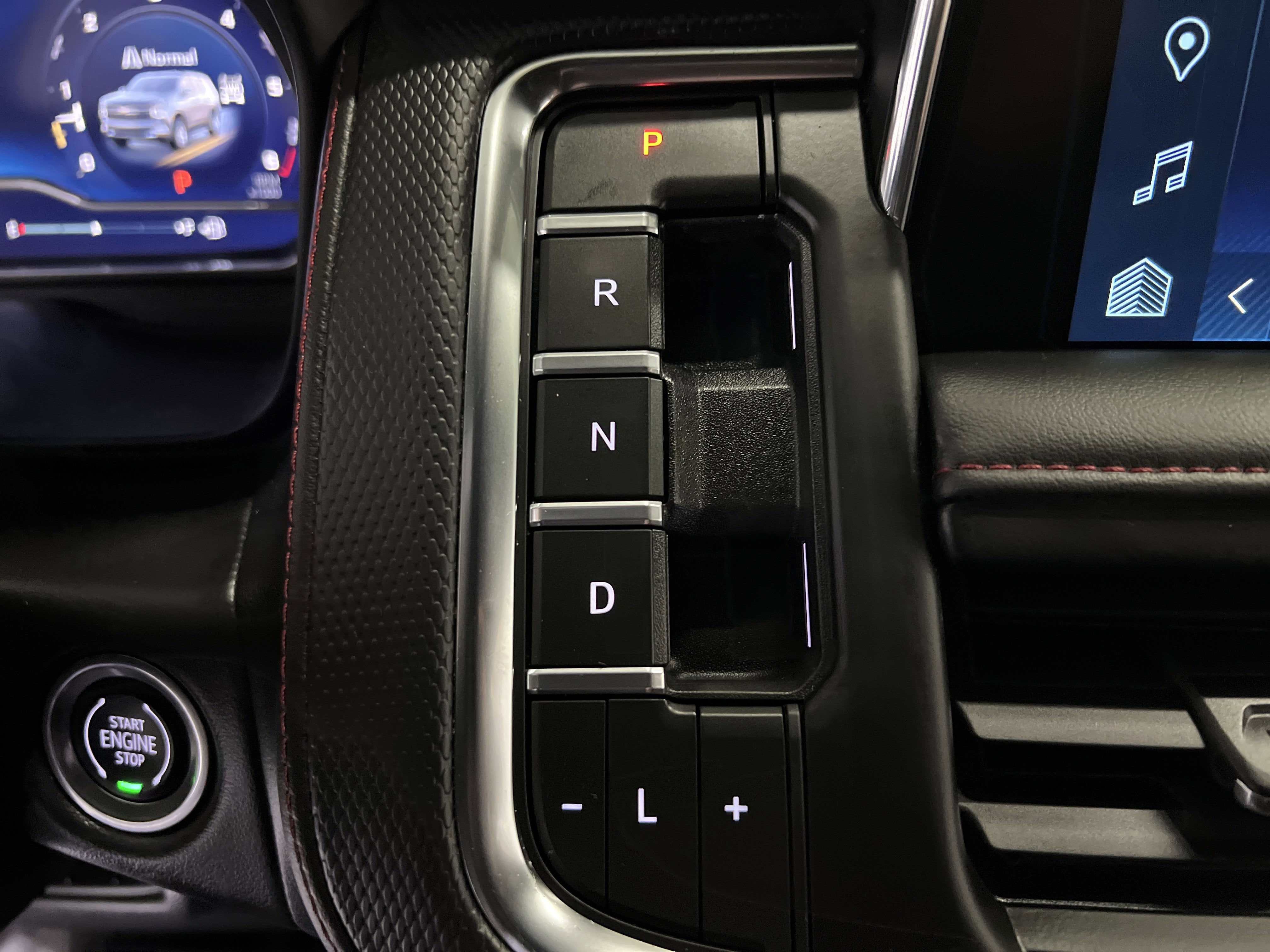 2023 Chevrolet Suburban RST