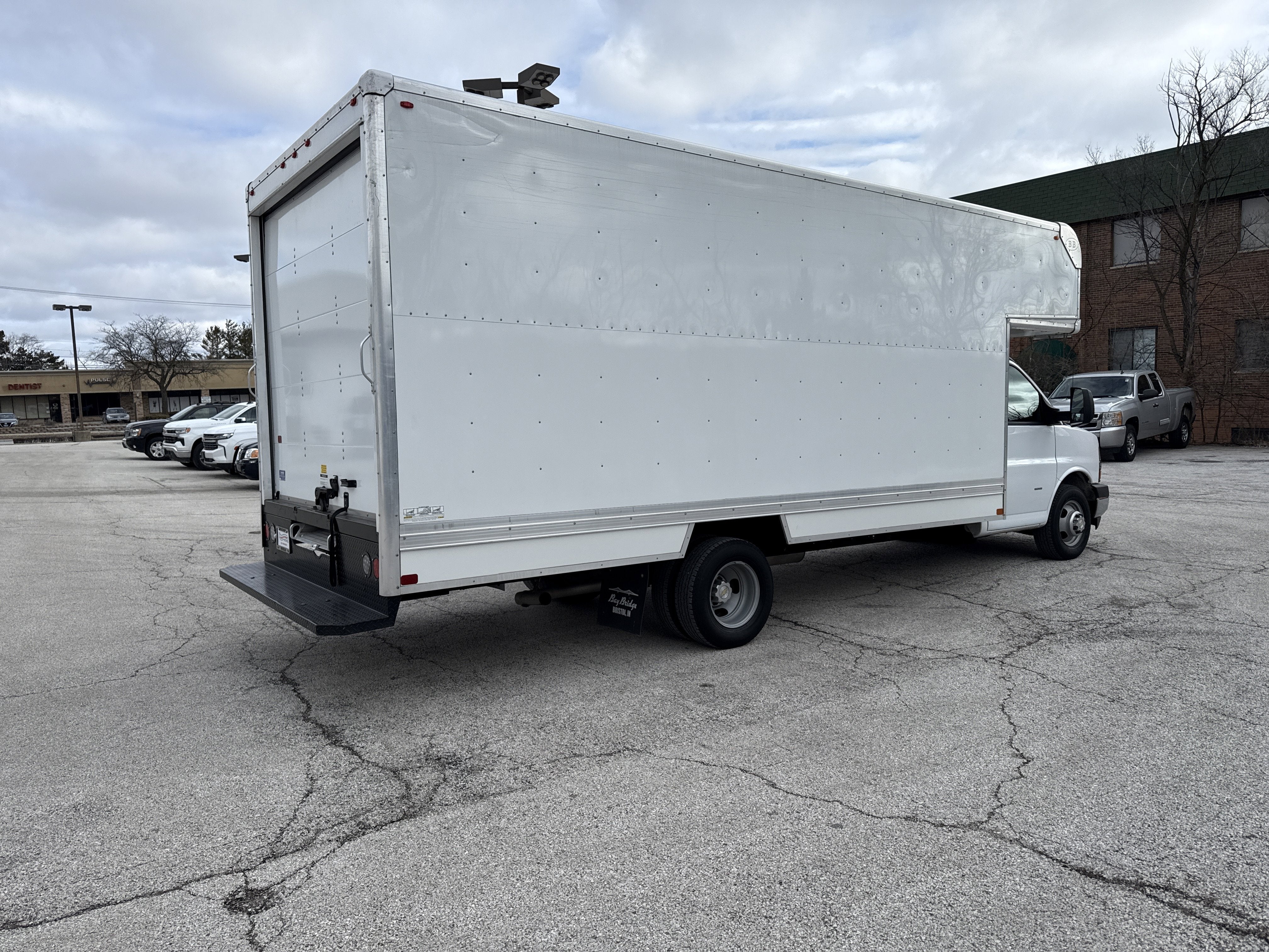 2023 Chevrolet Express Cutaway 3500 Work Van
