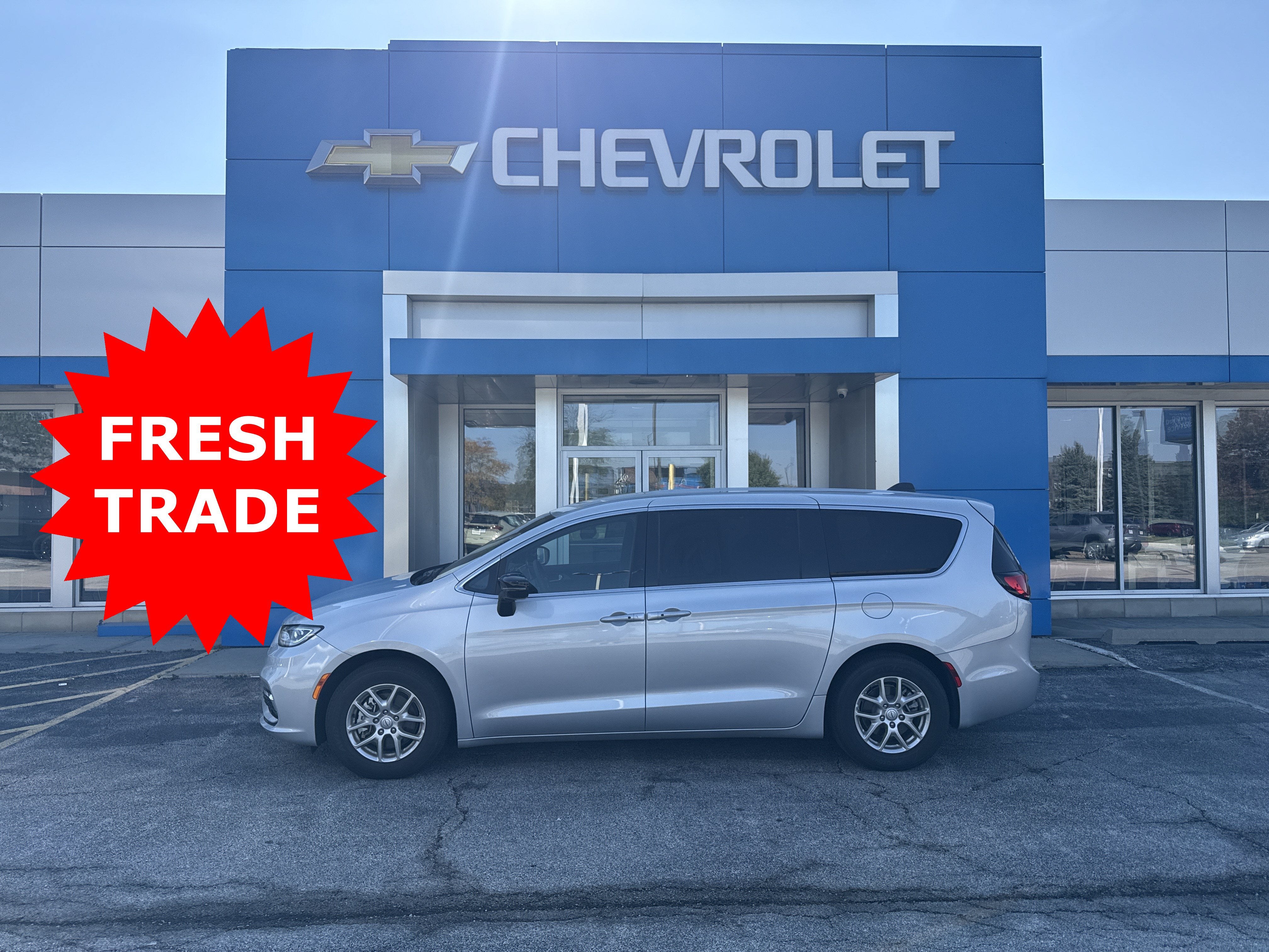 2026 Chrysler Pacifica Select
