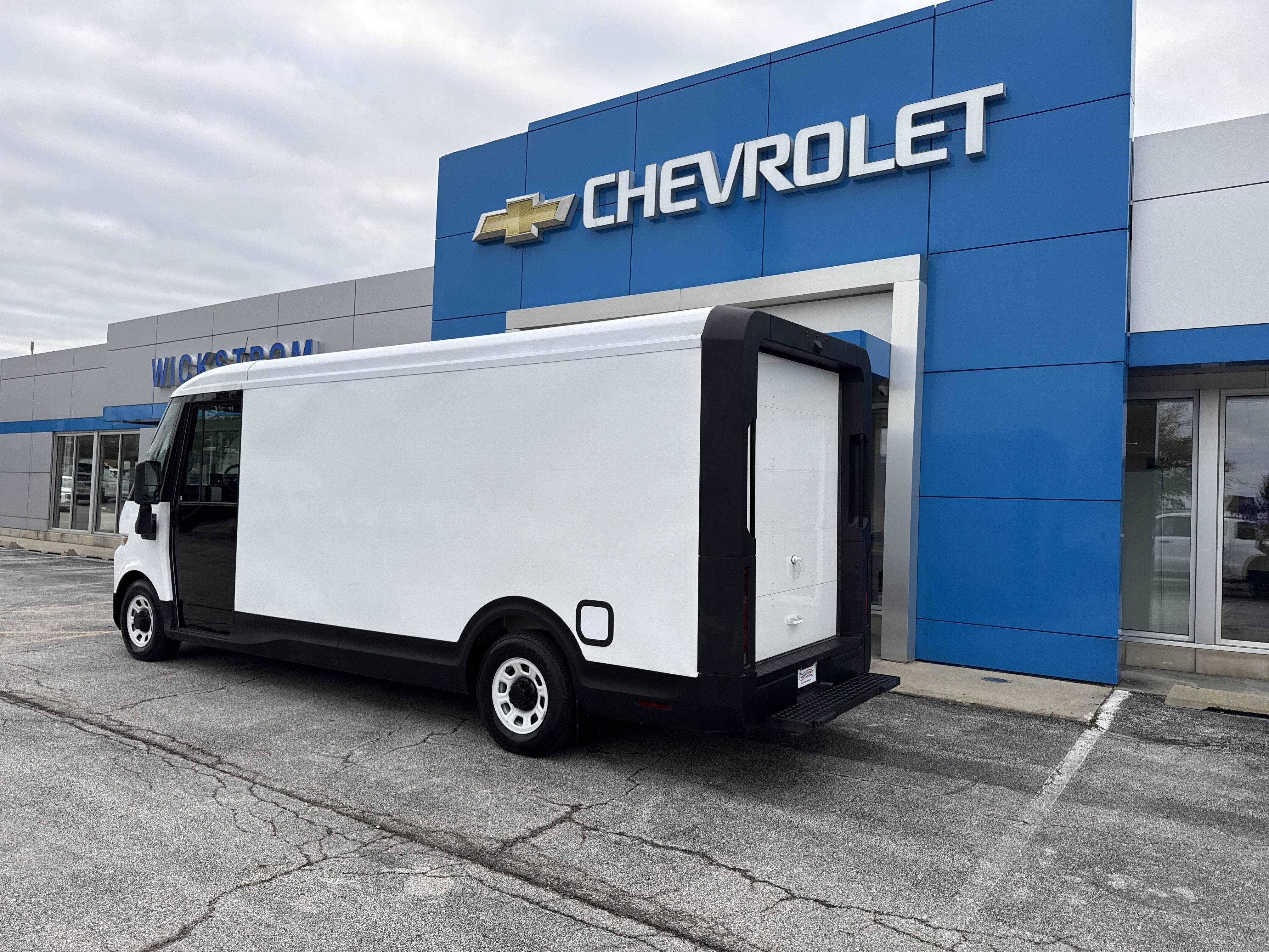 2024 BrightDrop Zevo 600 EJY