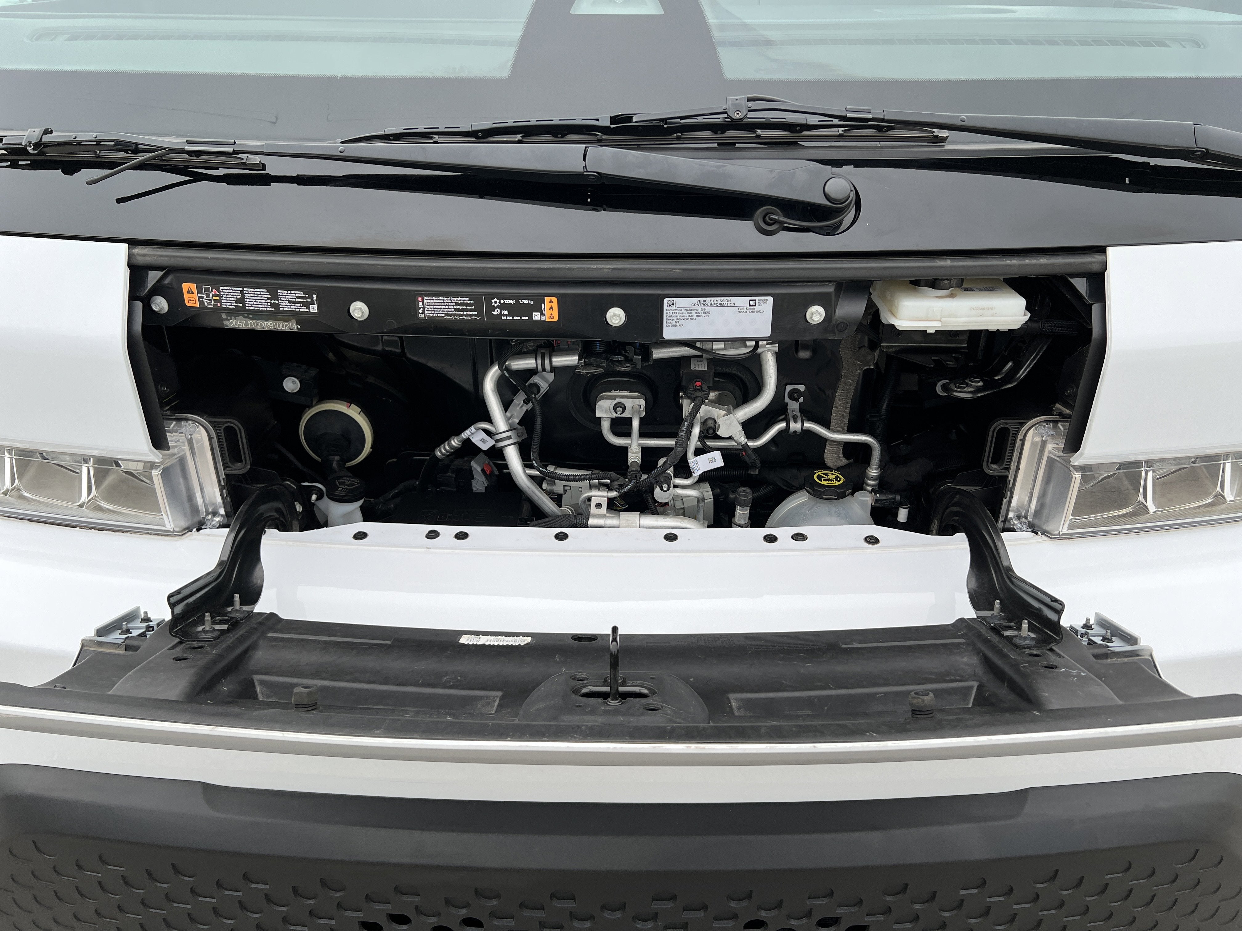 2024 BrightDrop Zevo 600 EJY