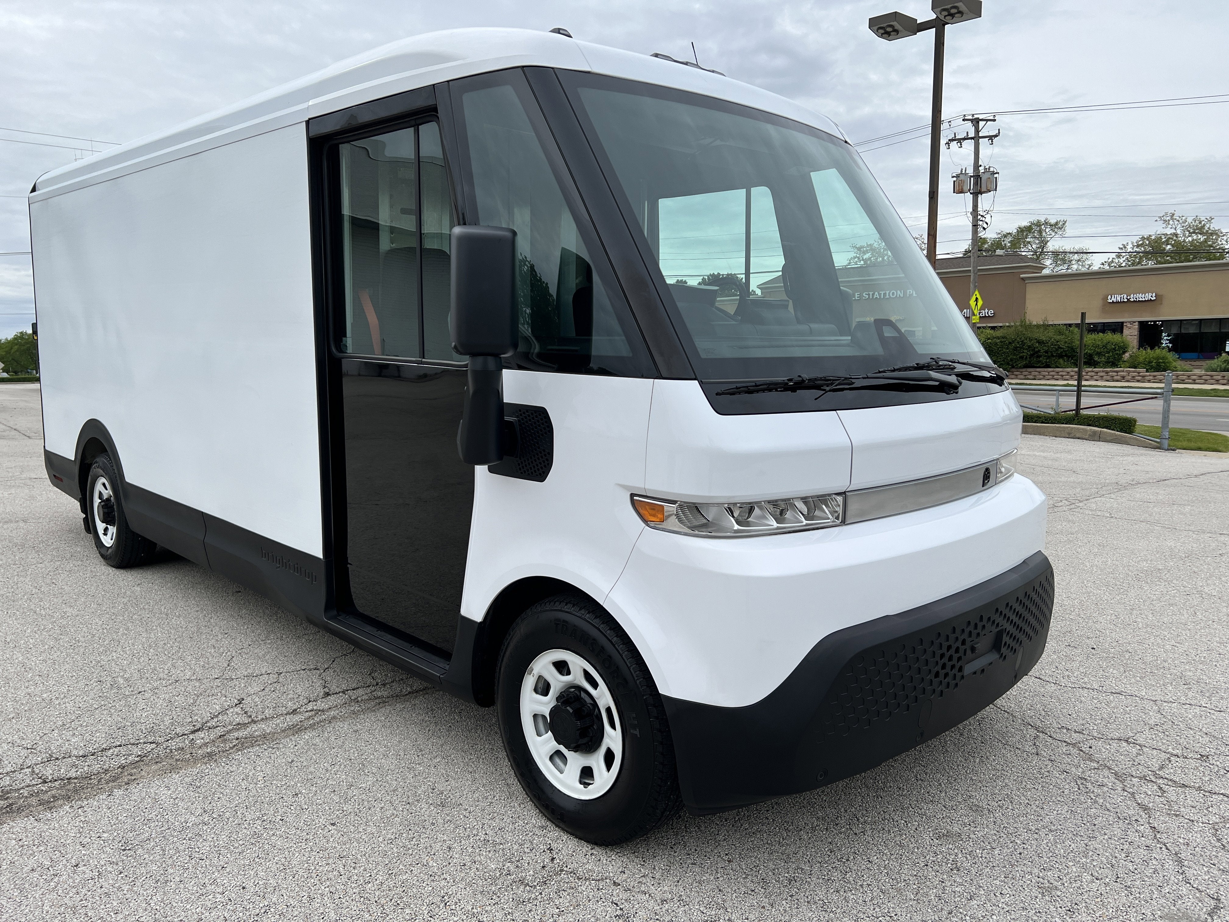 2024 BrightDrop Zevo 600 EJY