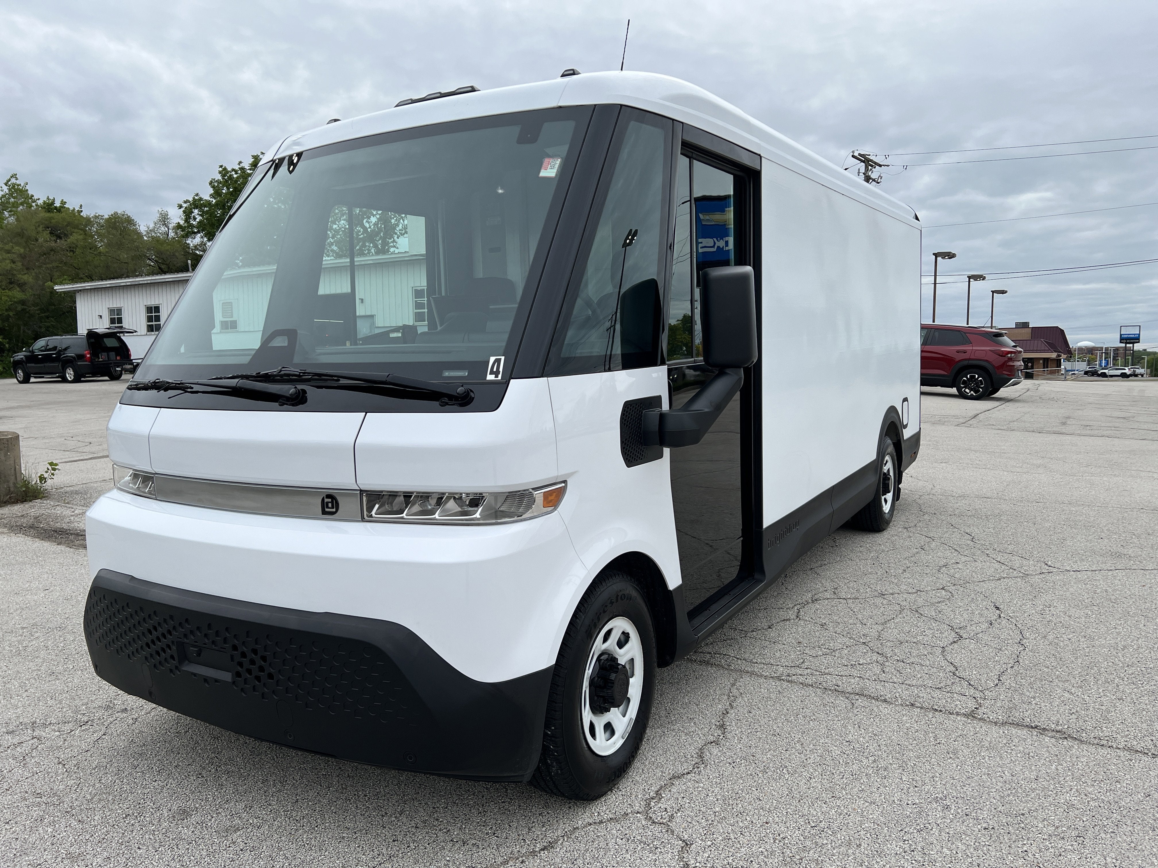 2024 BrightDrop Zevo 600 EJY