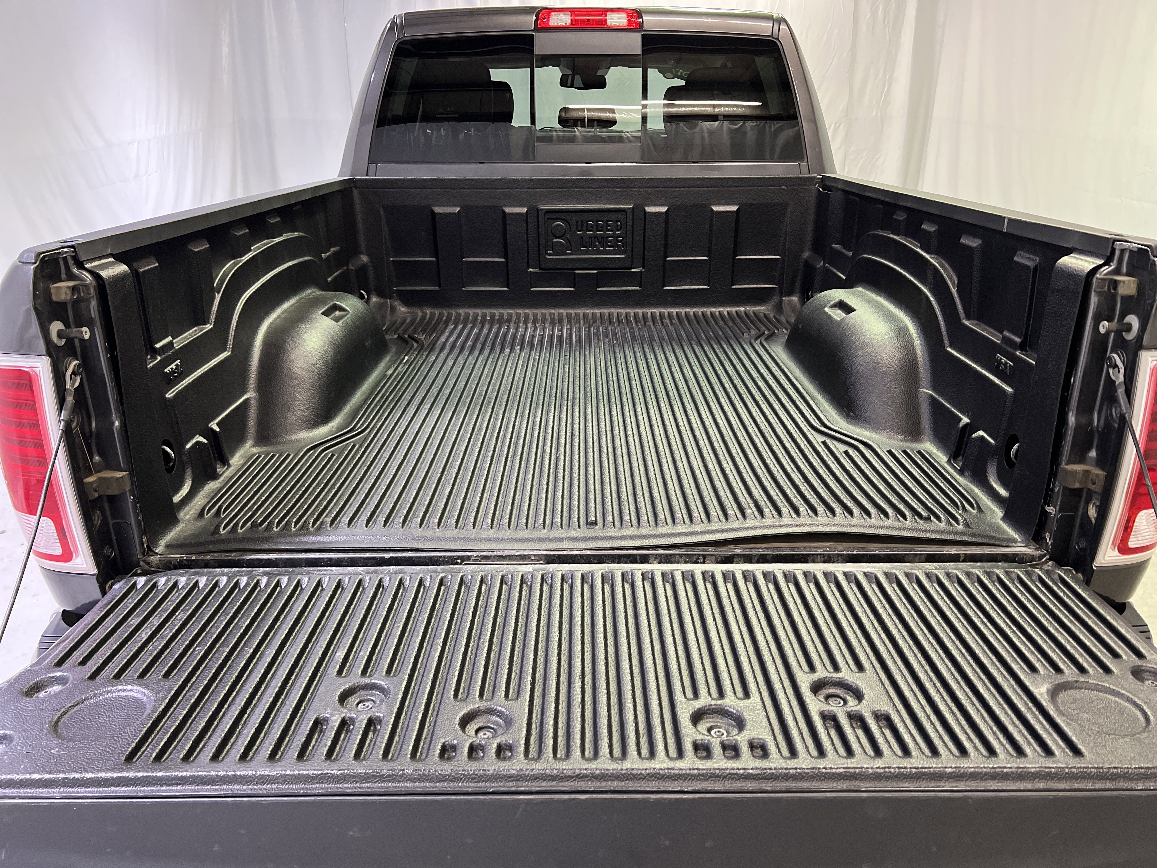 2017 RAM 2500 Laramie Crew Cab 4x4 6'4" Box