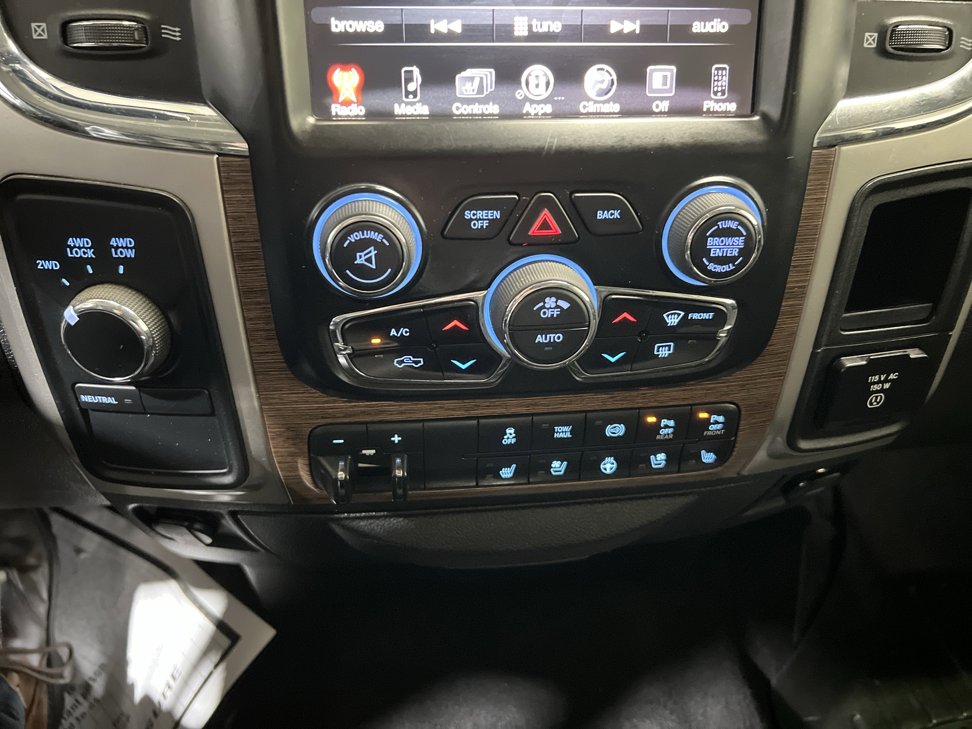 2017 RAM 2500 Laramie Crew Cab 4x4 6'4" Box