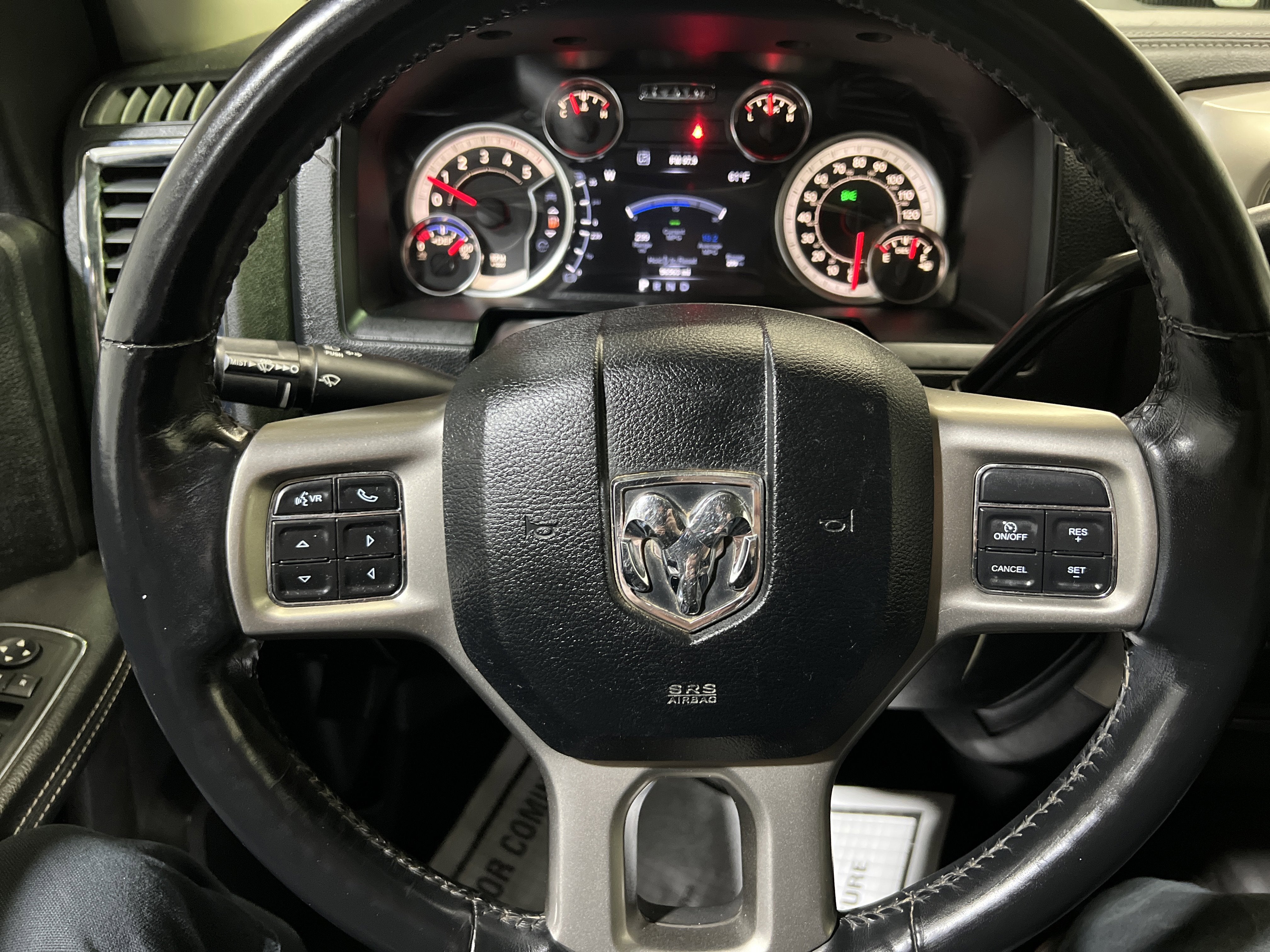 2017 RAM 2500 Laramie Crew Cab 4x4 6'4" Box