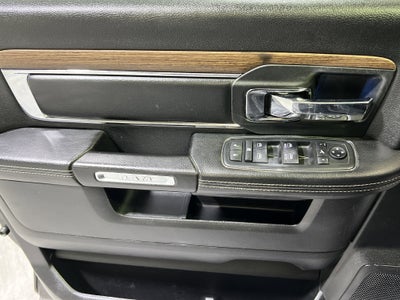 2017 RAM 2500 Laramie Crew Cab 4x4 6'4" Box