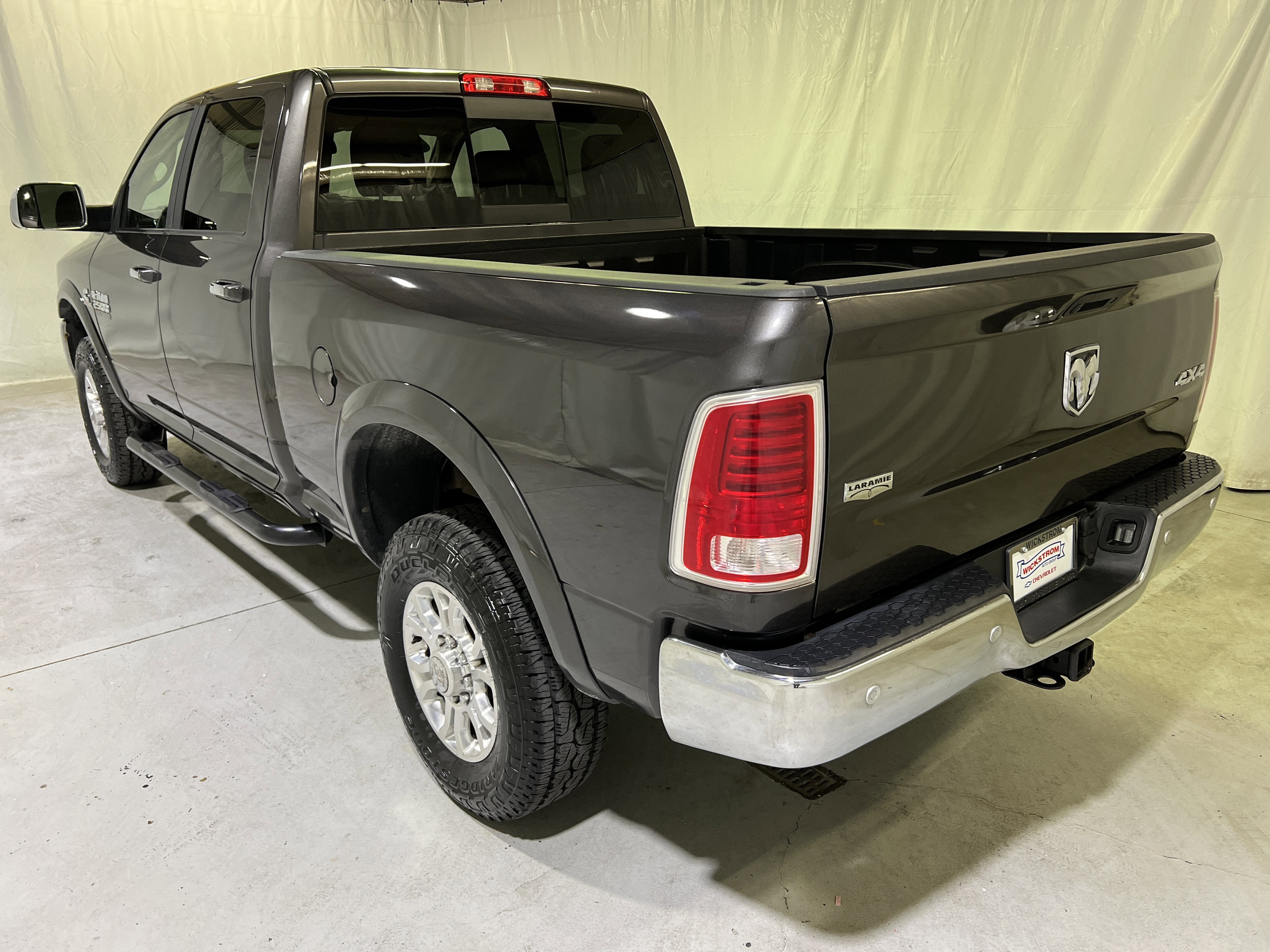 2017 RAM 2500 Laramie Crew Cab 4x4 6'4" Box