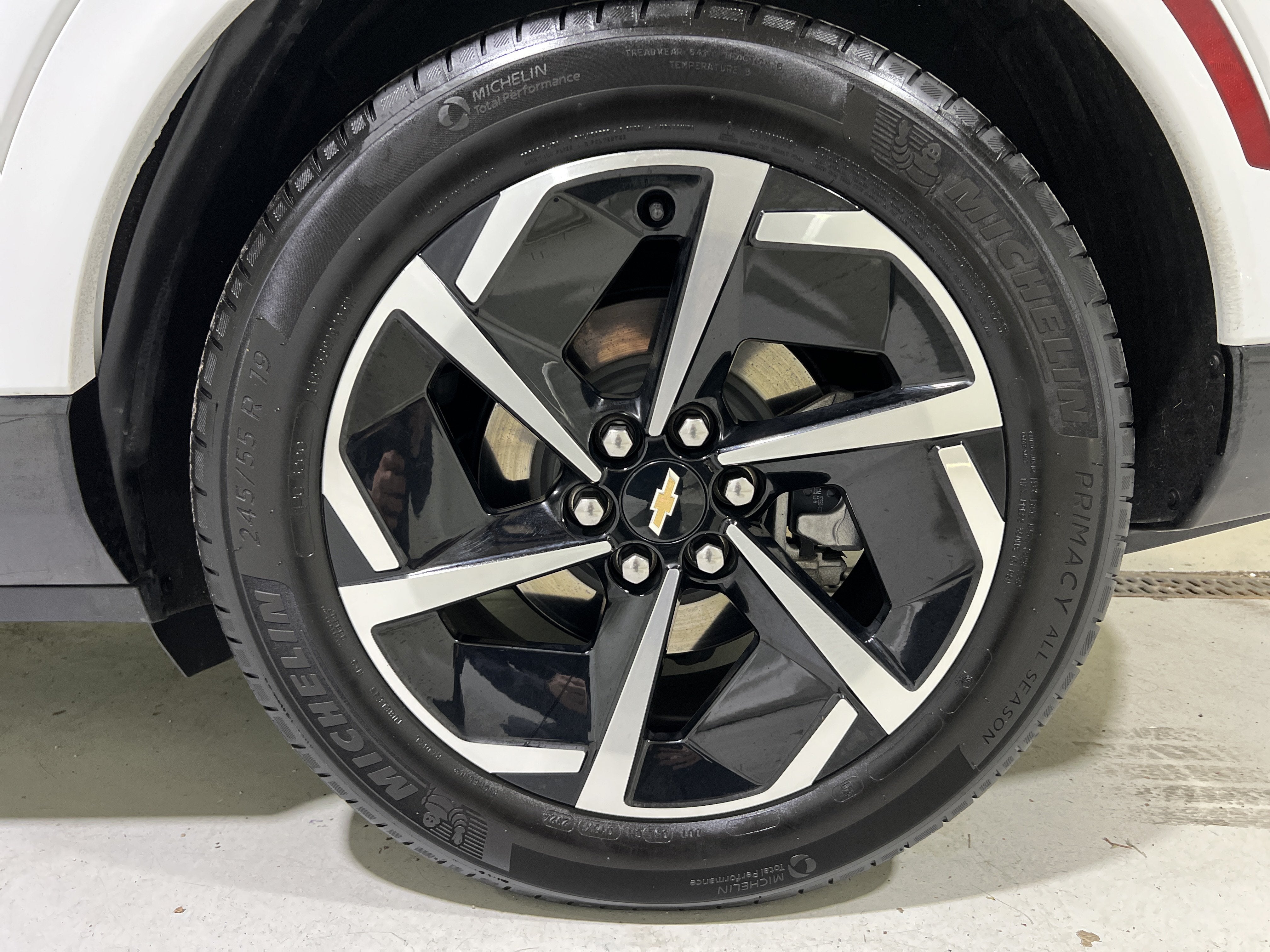 2024 Chevrolet Equinox EV LT - Photo 13