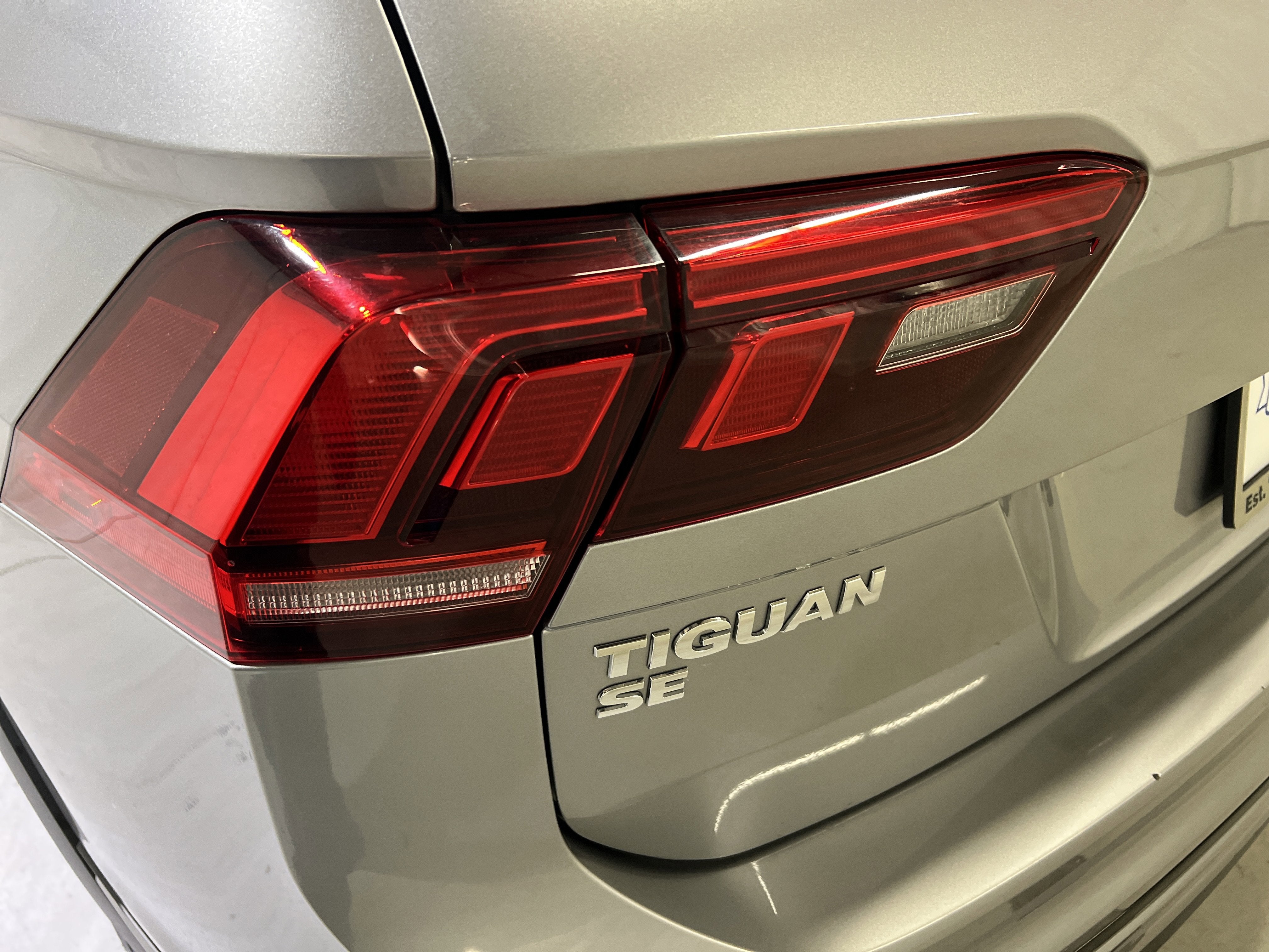 2021 Volkswagen Tiguan 2.0T SE R-Line Black