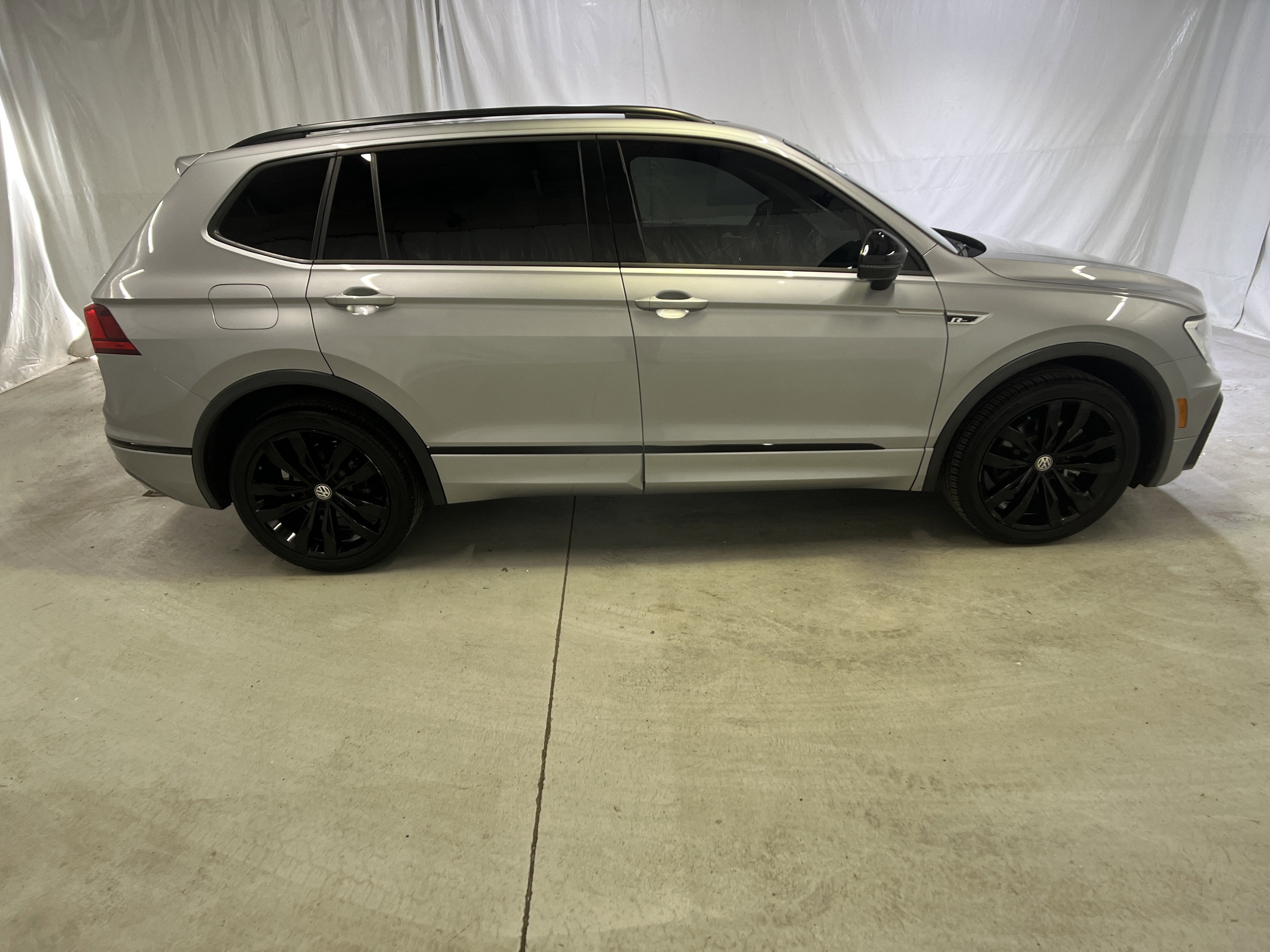 2021 Volkswagen Tiguan 2.0T SE R-Line Black