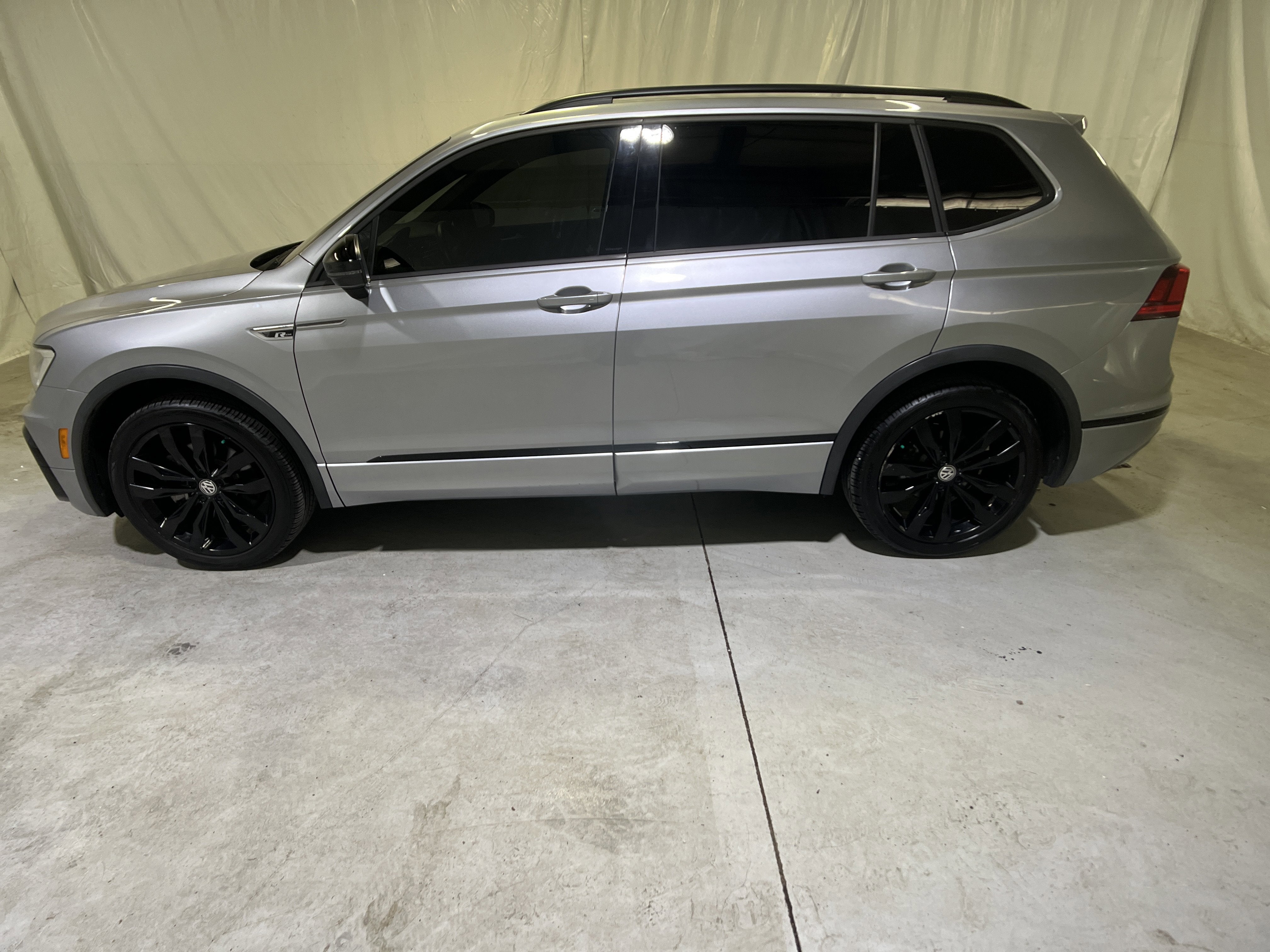 2021 Volkswagen Tiguan 2.0T SE R-Line Black