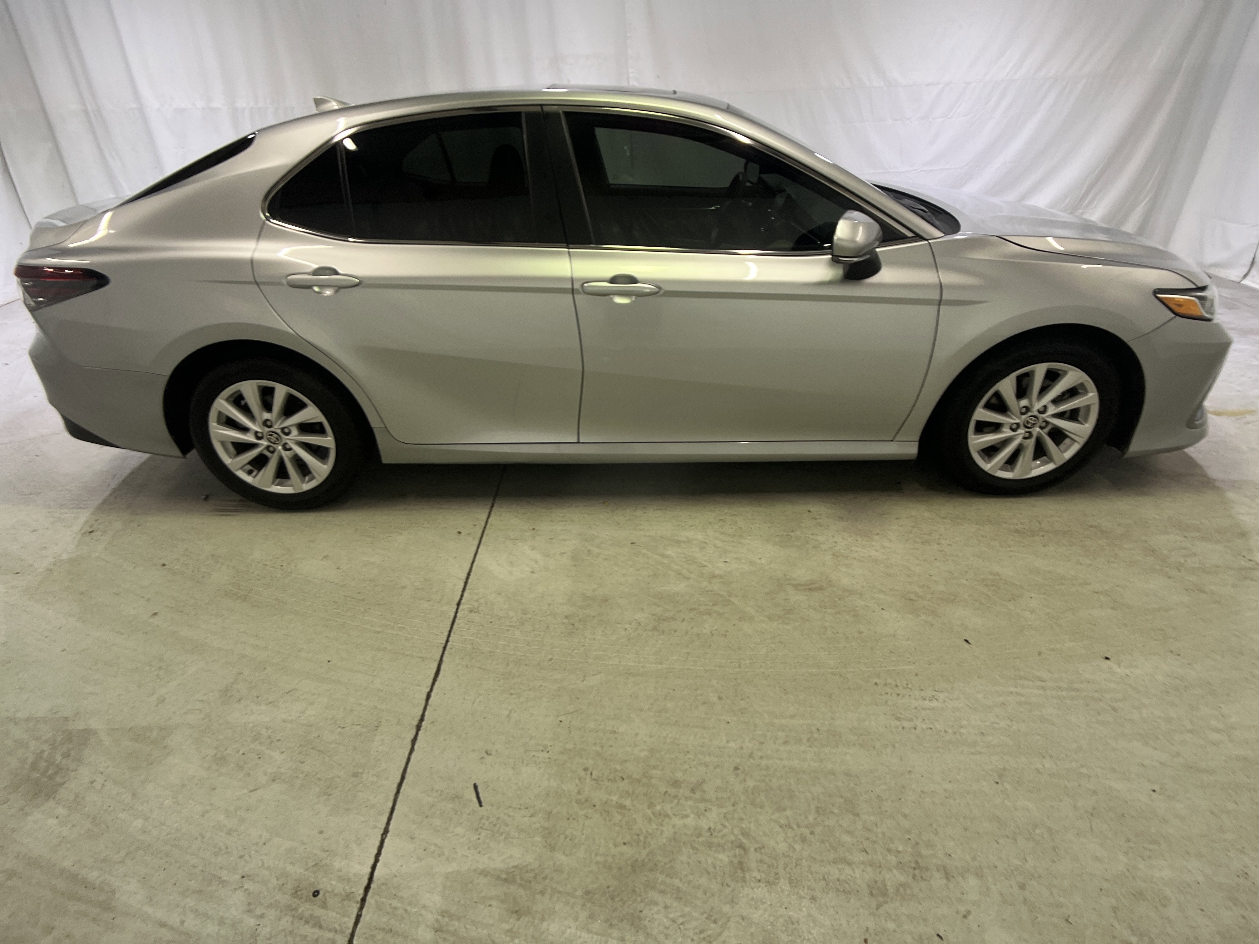2024 Toyota Camry LE - Photo 12
