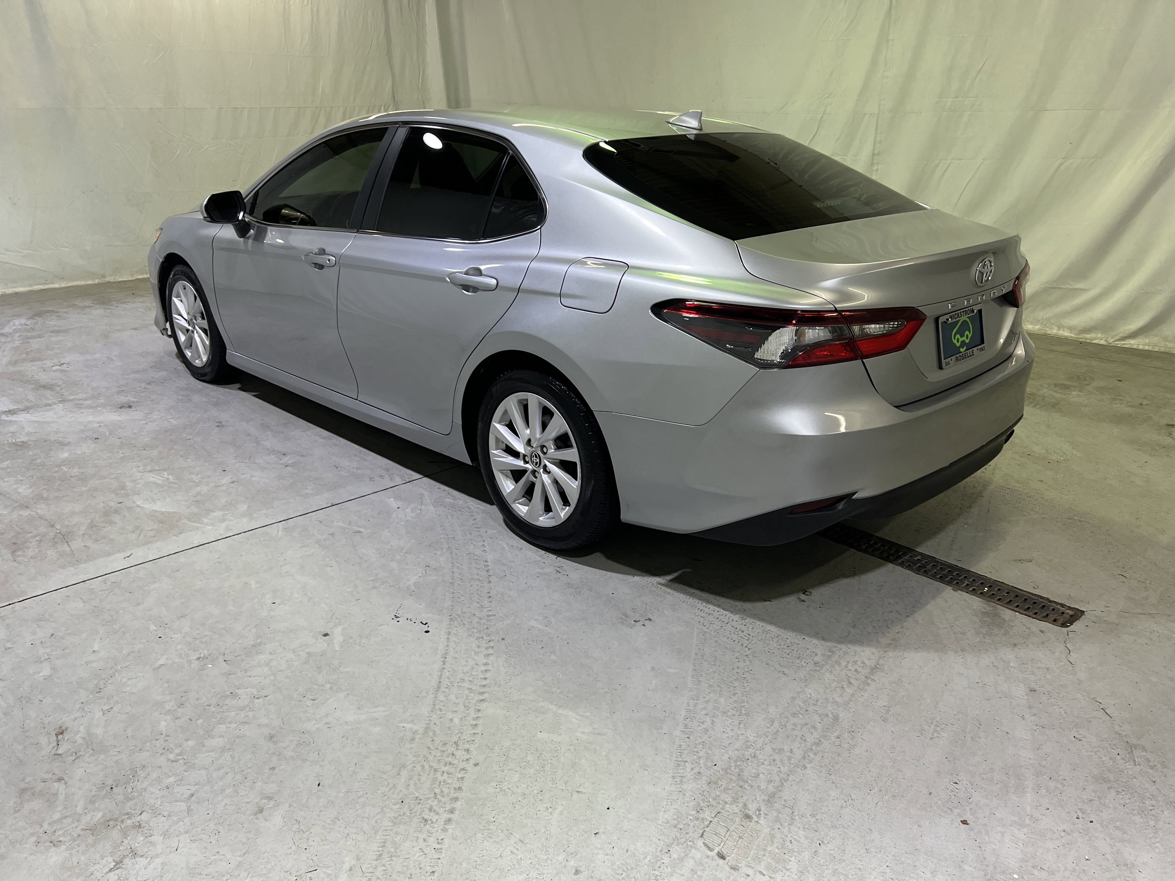 2024 Toyota Camry LE - Photo 8